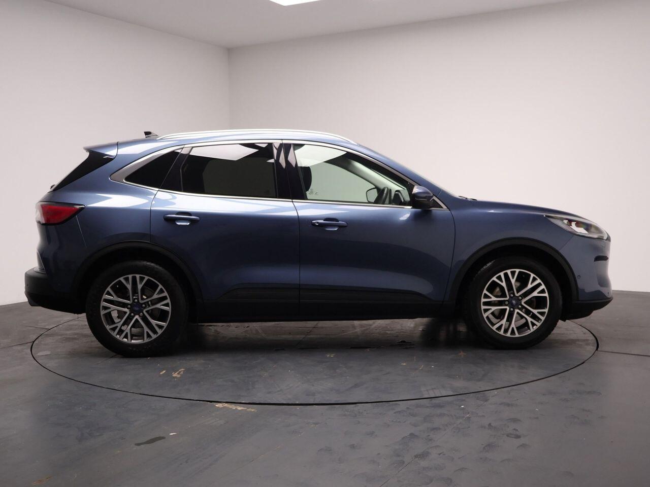 Ford Kuga - Image 22