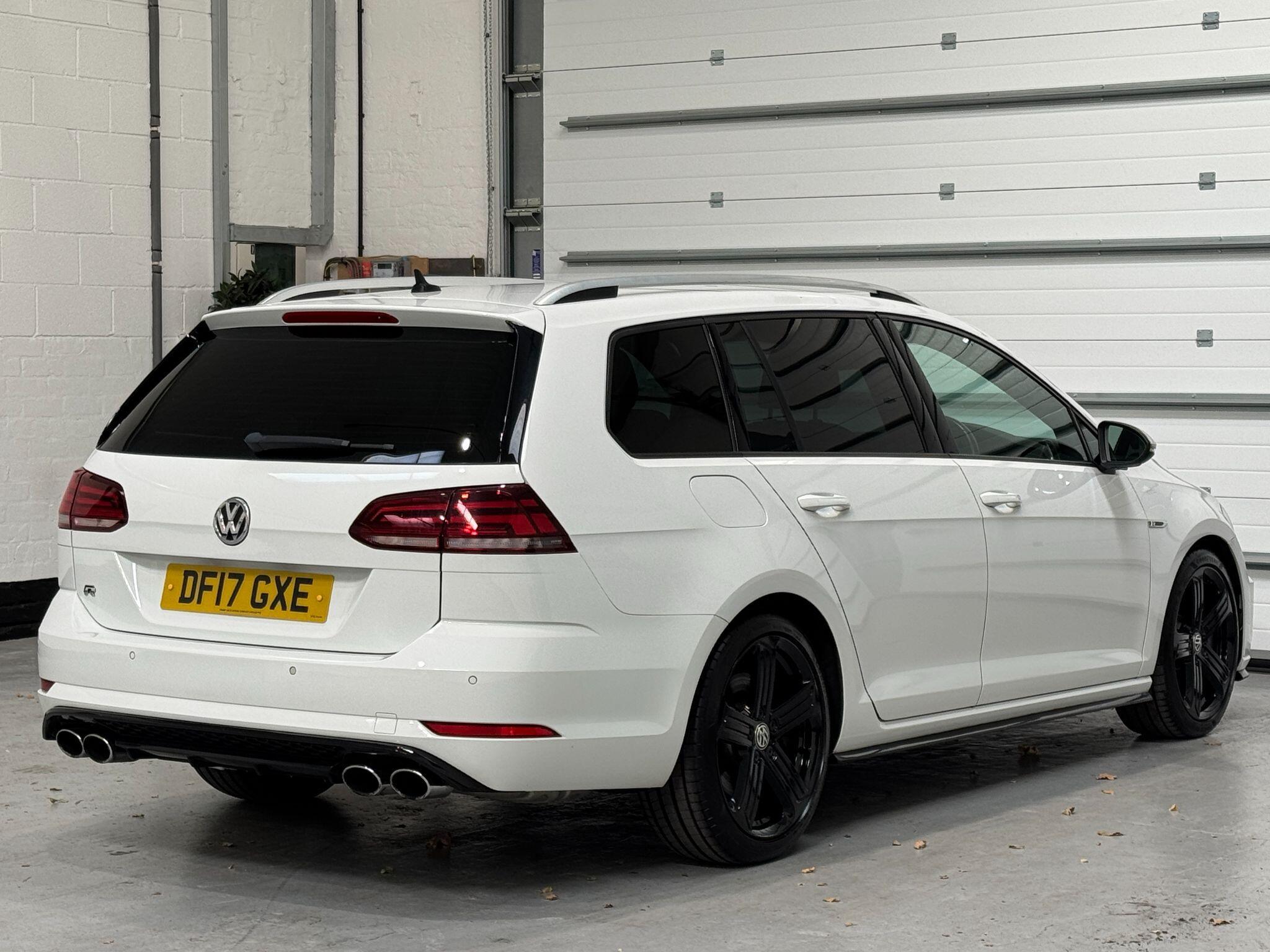 Volkswagen Golf - Image 11