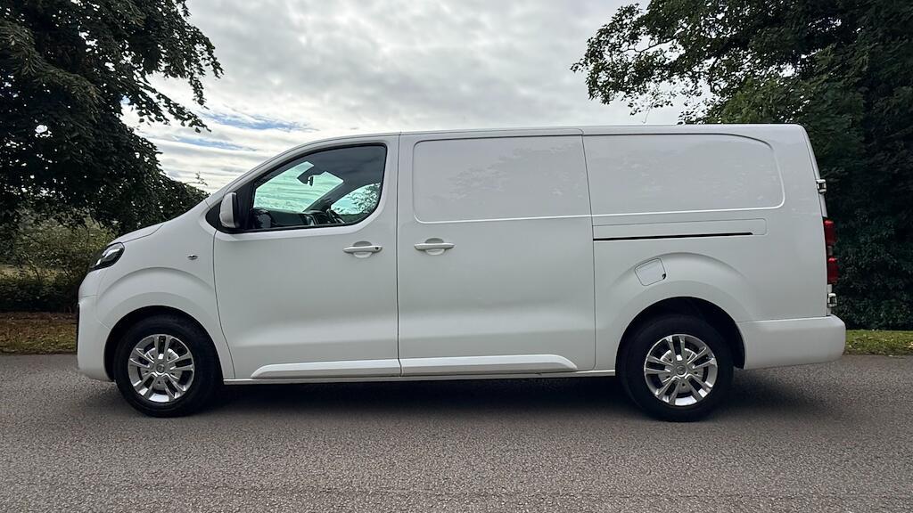 Vauxhall Vivaro - Image 8