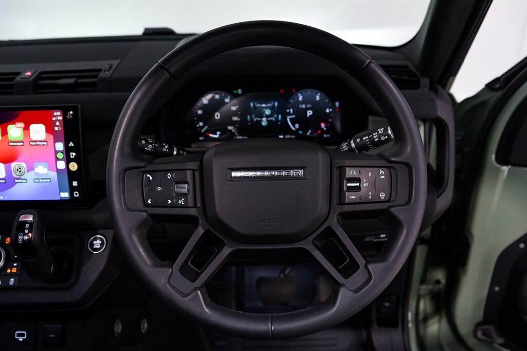Land Rover Defender 90 - Image 32