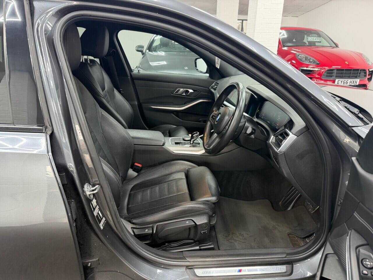 BMW 3 Series - Image 14
