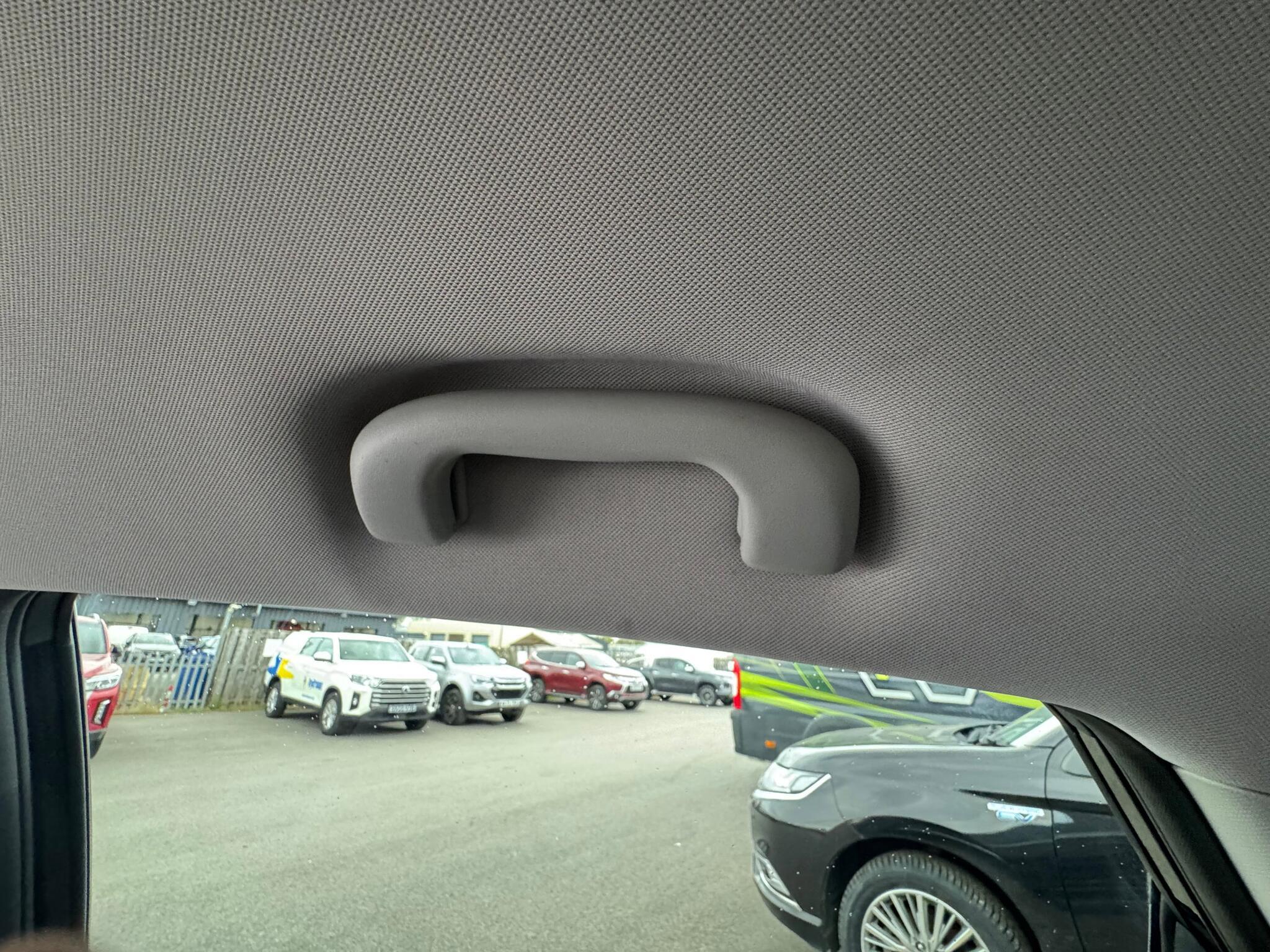 MG MG ZS - Image 11