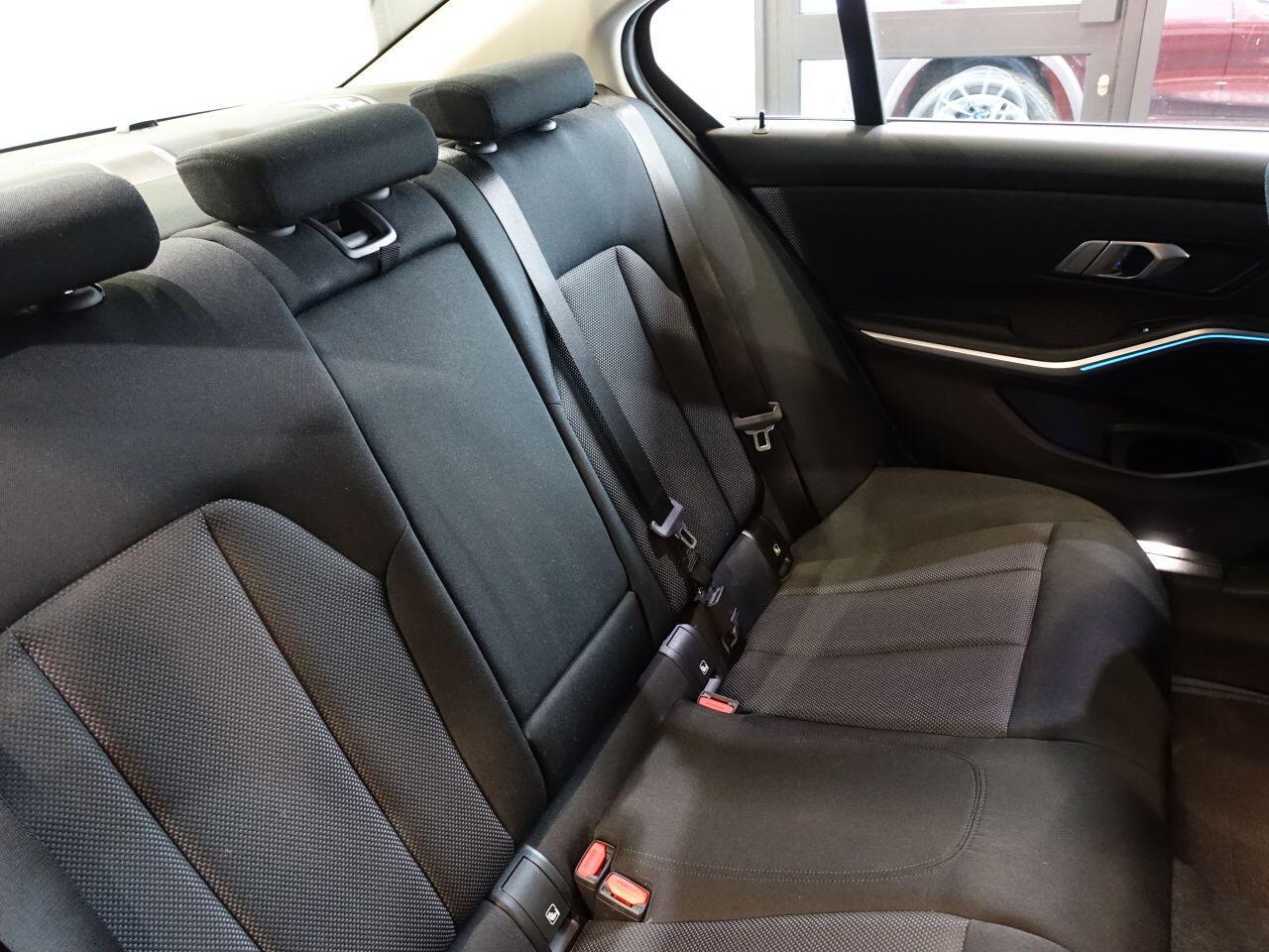 BMW 3 Series - Image 19