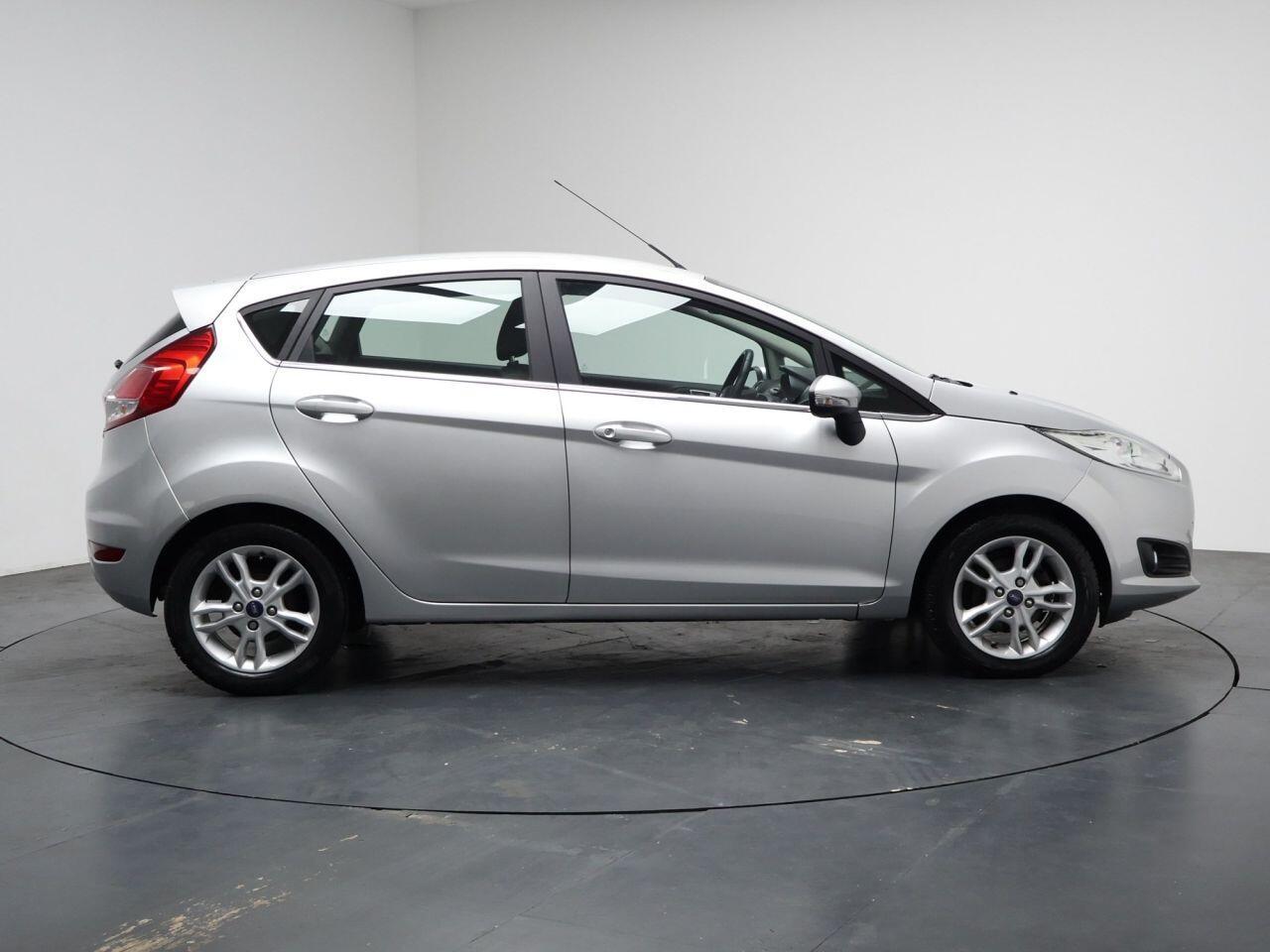 Ford Fiesta - Image 14