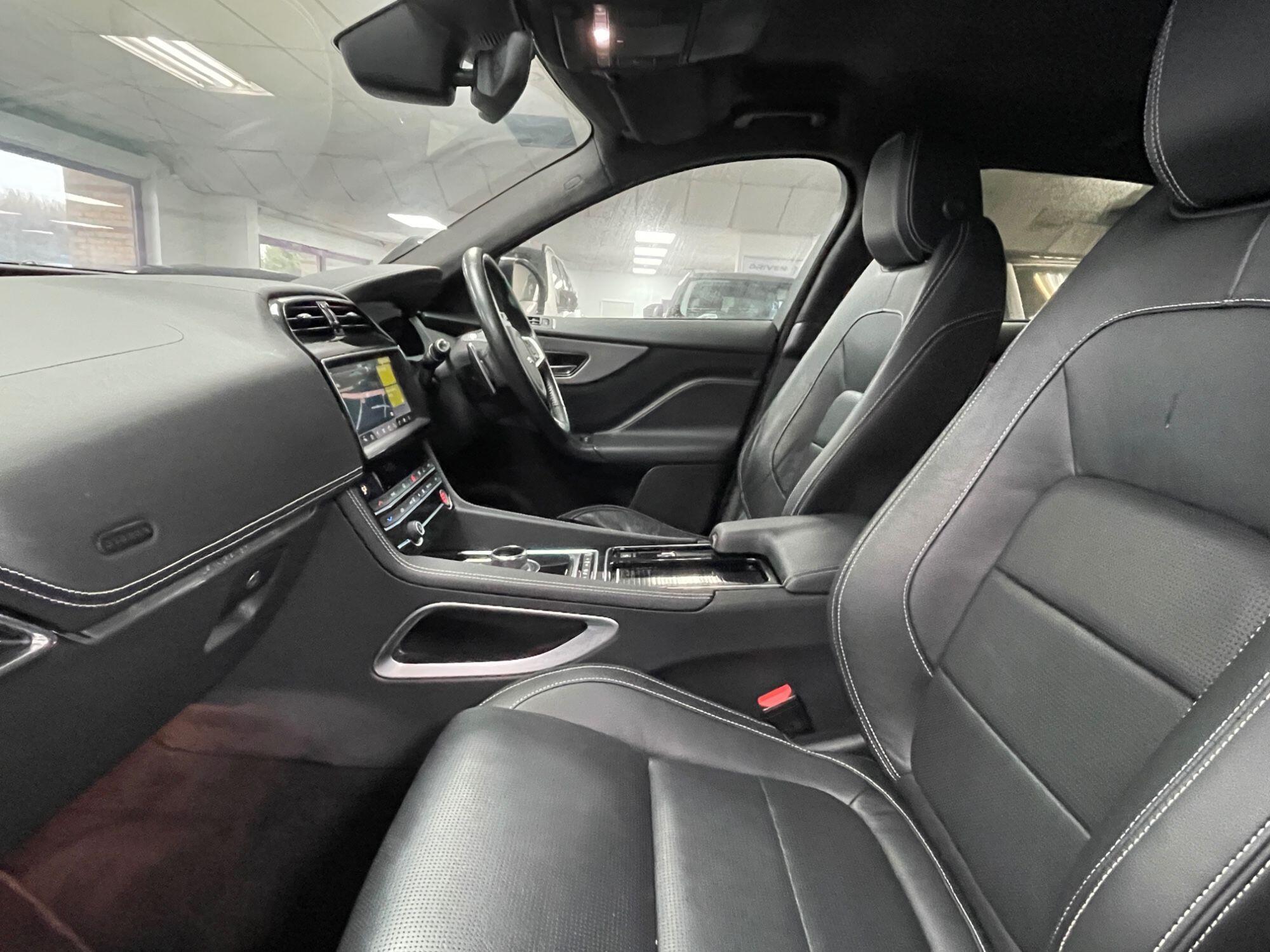 Jaguar F-Pace - Image 31