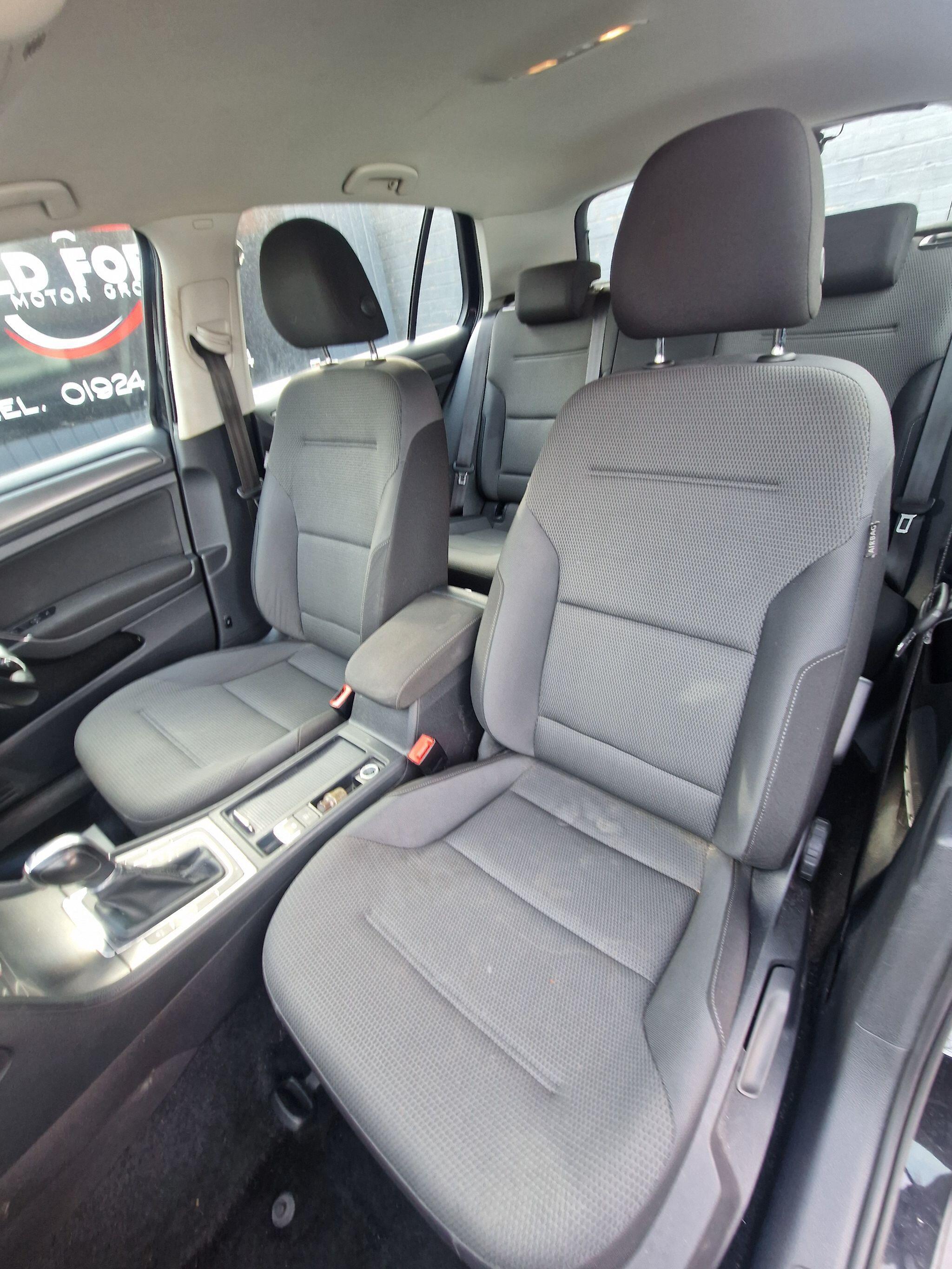 Volkswagen Golf - Image 50