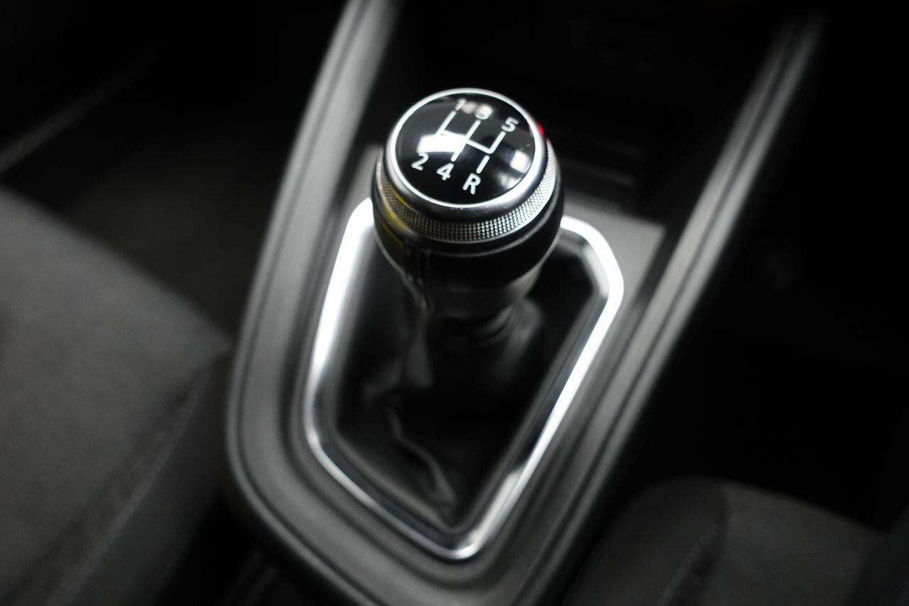 Renault Clio - Image 41