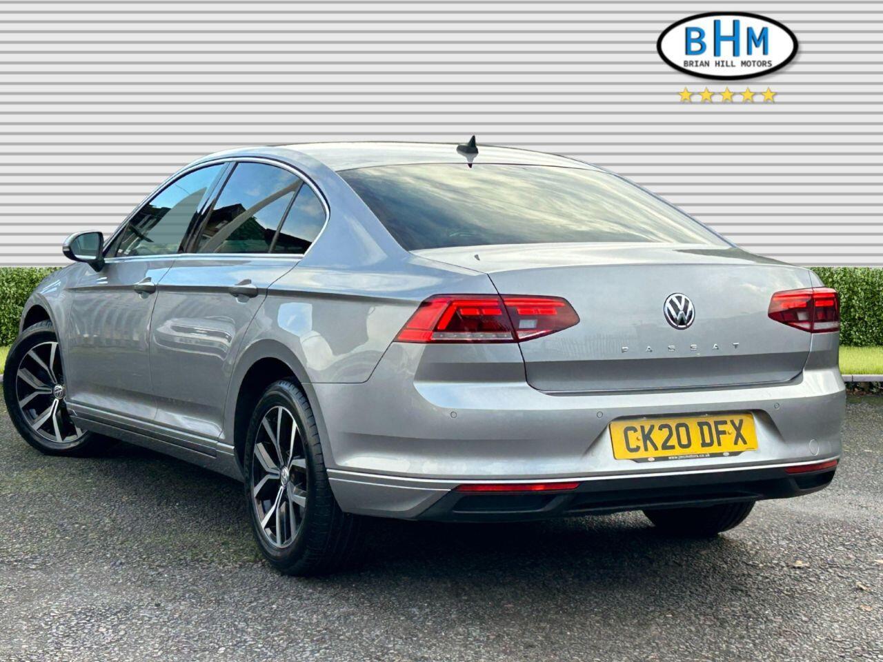 Volkswagen Passat - Image 10