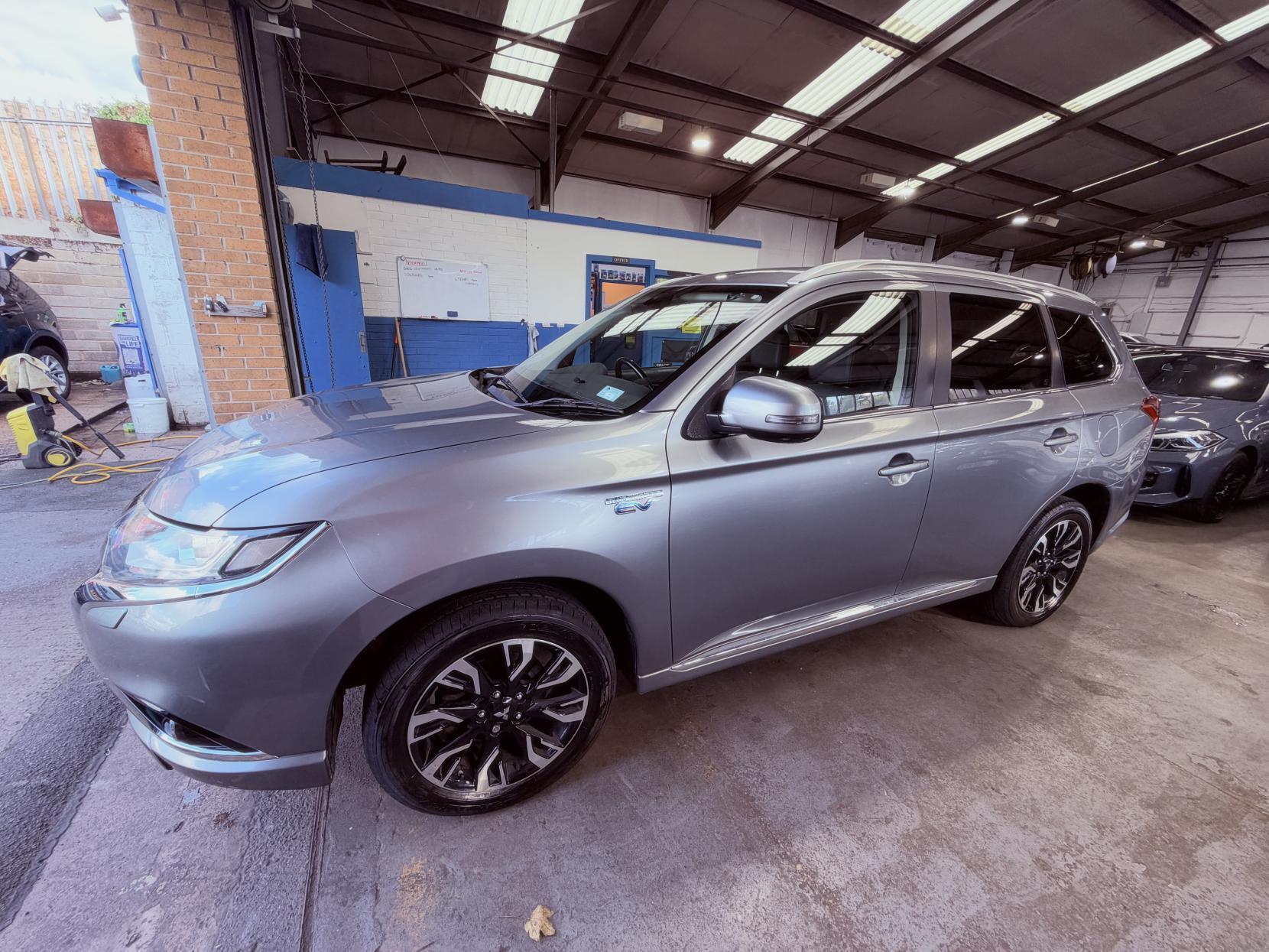 Mitsubishi Outlander - Image 5