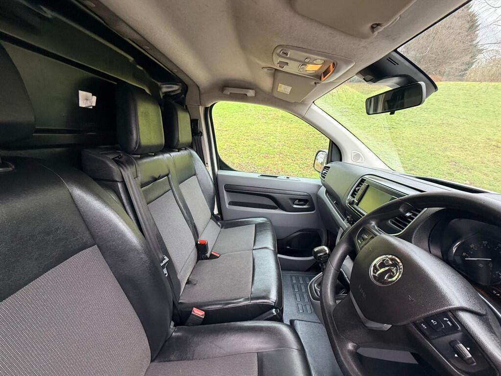 Vauxhall Vivaro - Image 17