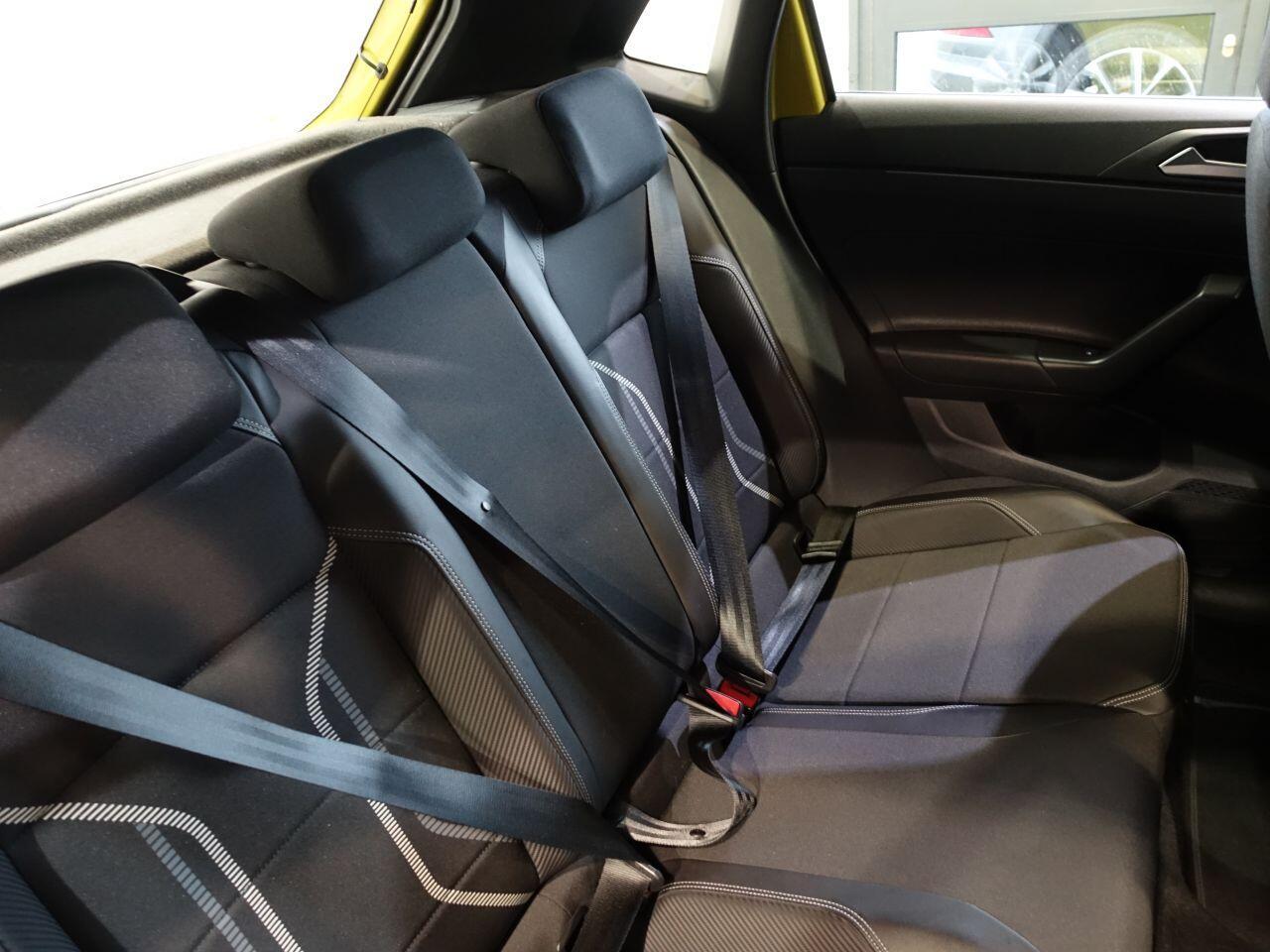 Volkswagen Polo - Image 14