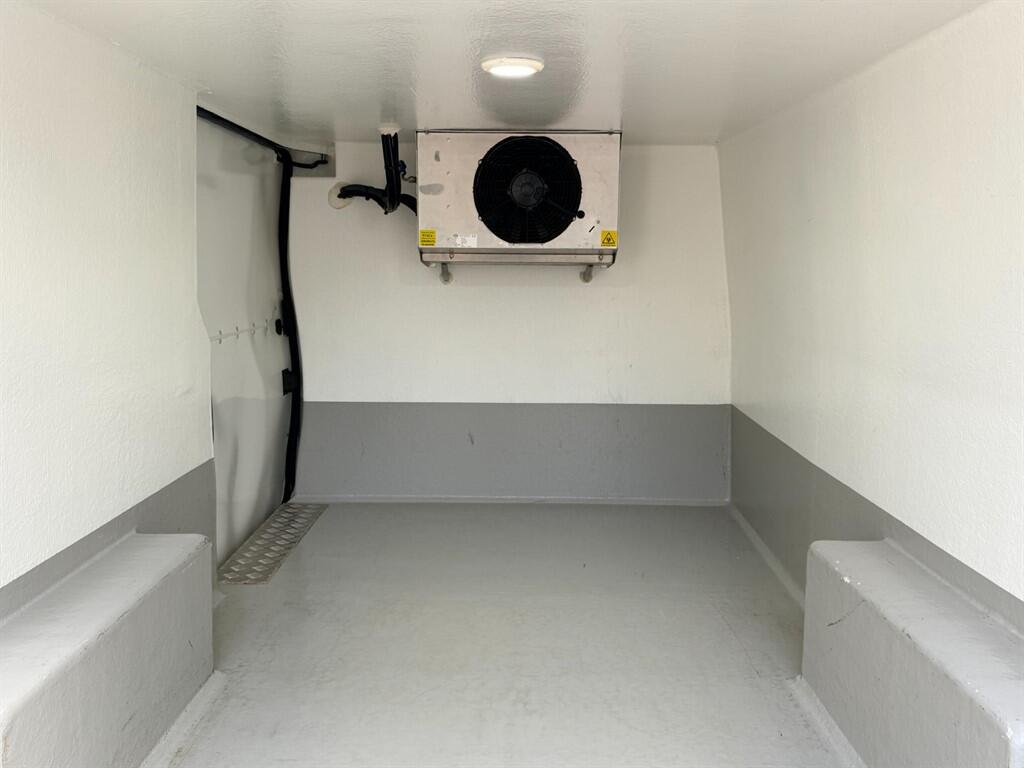 Renault Trafic - Image 7