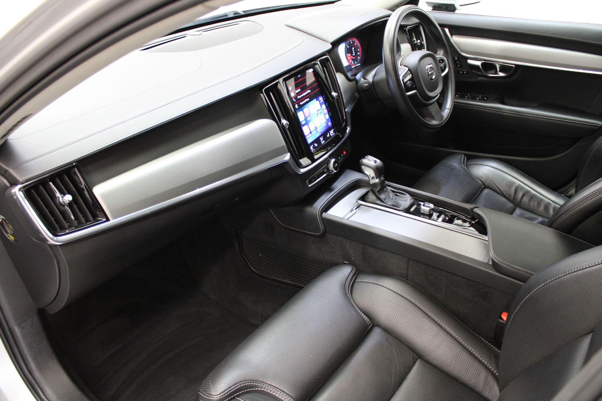 Volvo V90 - Image 2