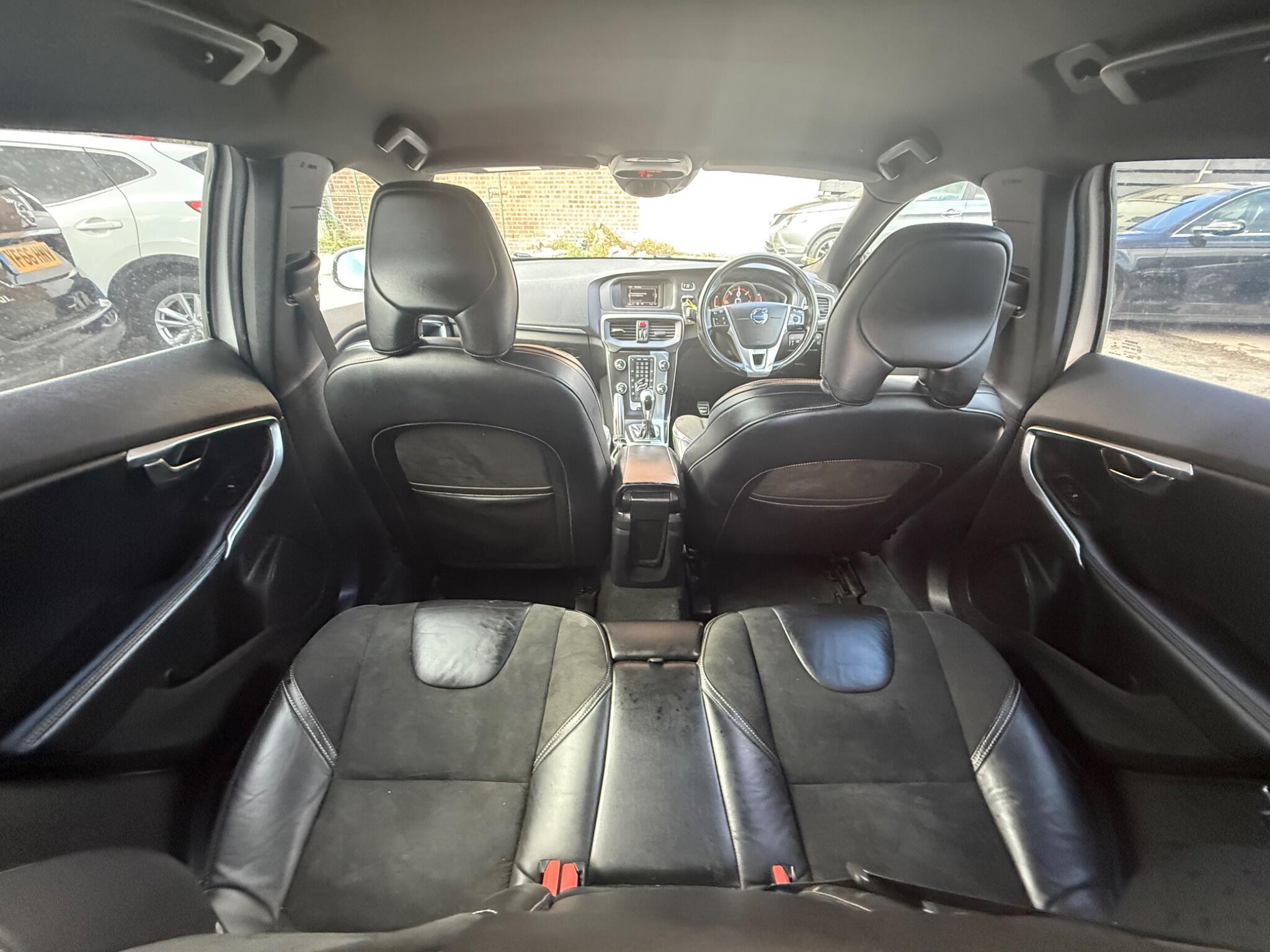 Volvo V40 - Image 25