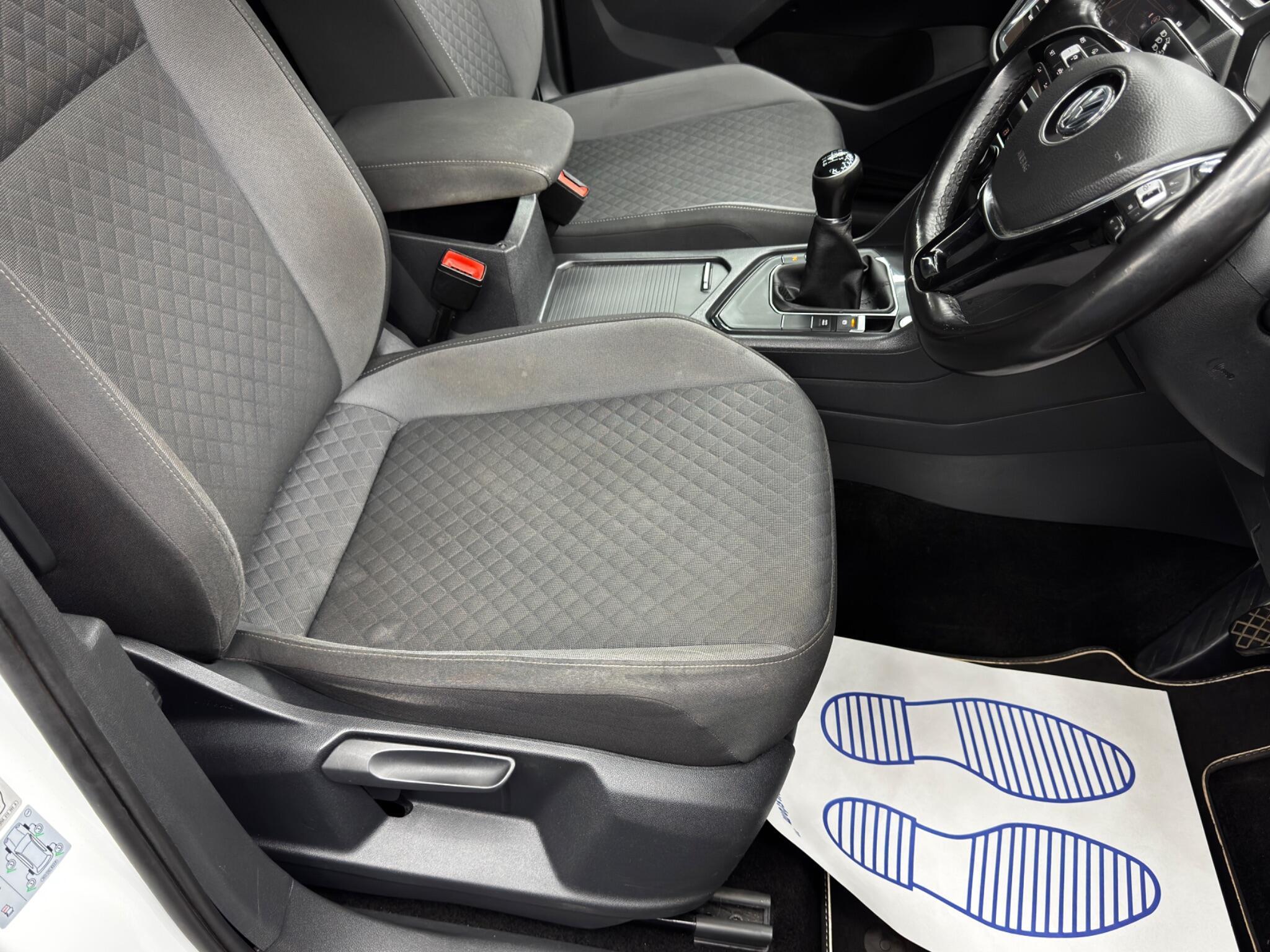 Volkswagen Tiguan - Image 13
