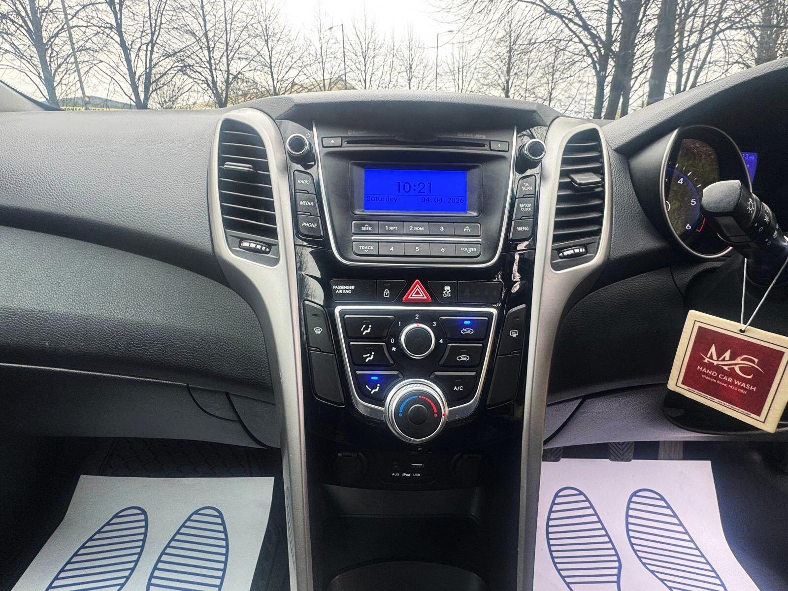 Hyundai i30 - Image 18