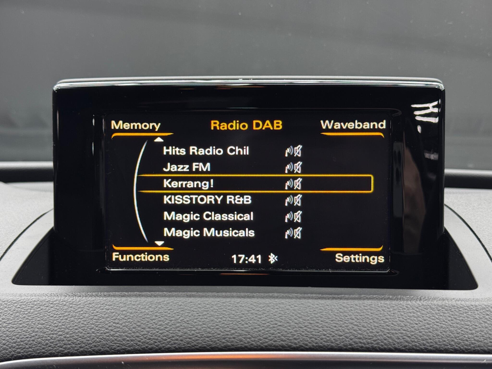 Audi Q3 - Image 30