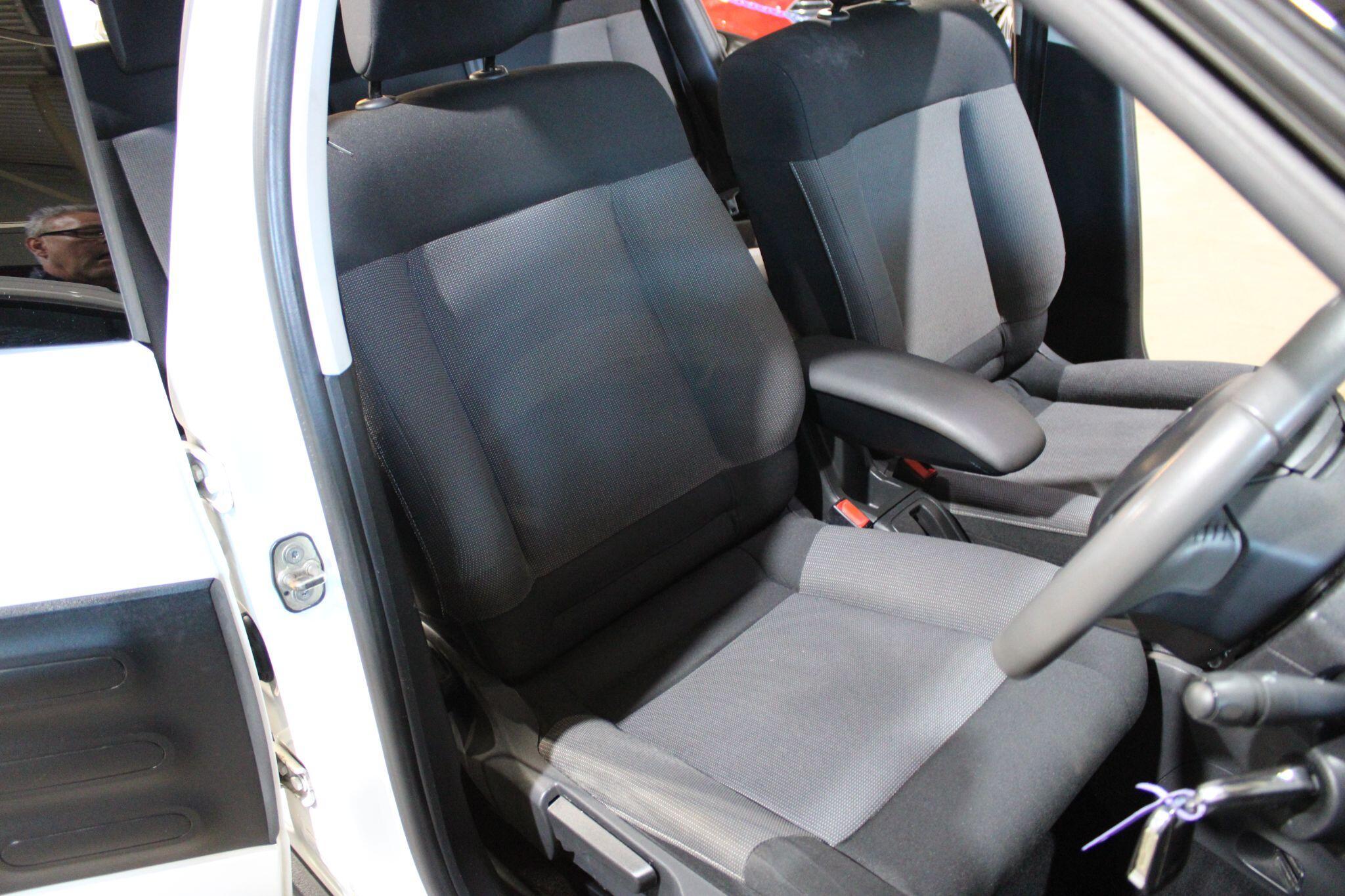 Citroen C4 Cactus - Image 16