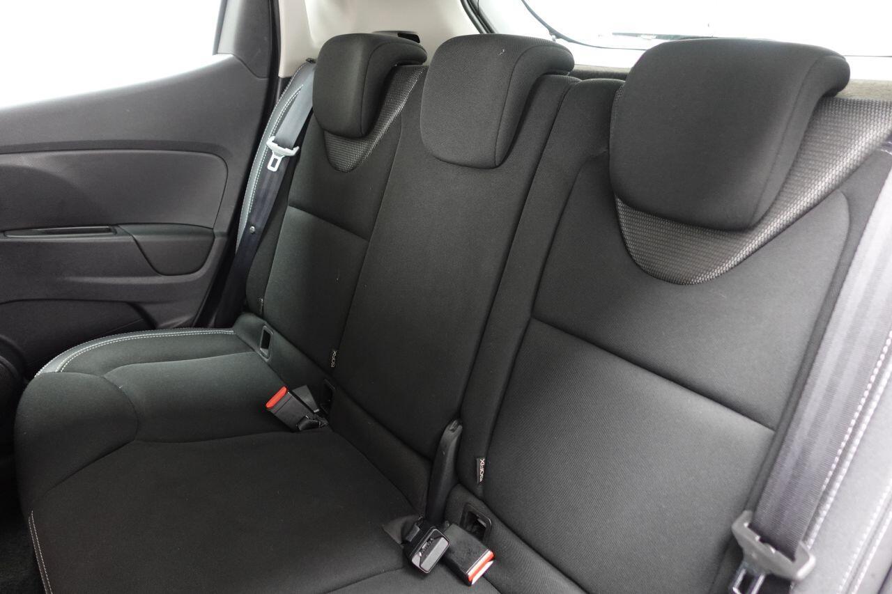 Renault Clio - Image 20