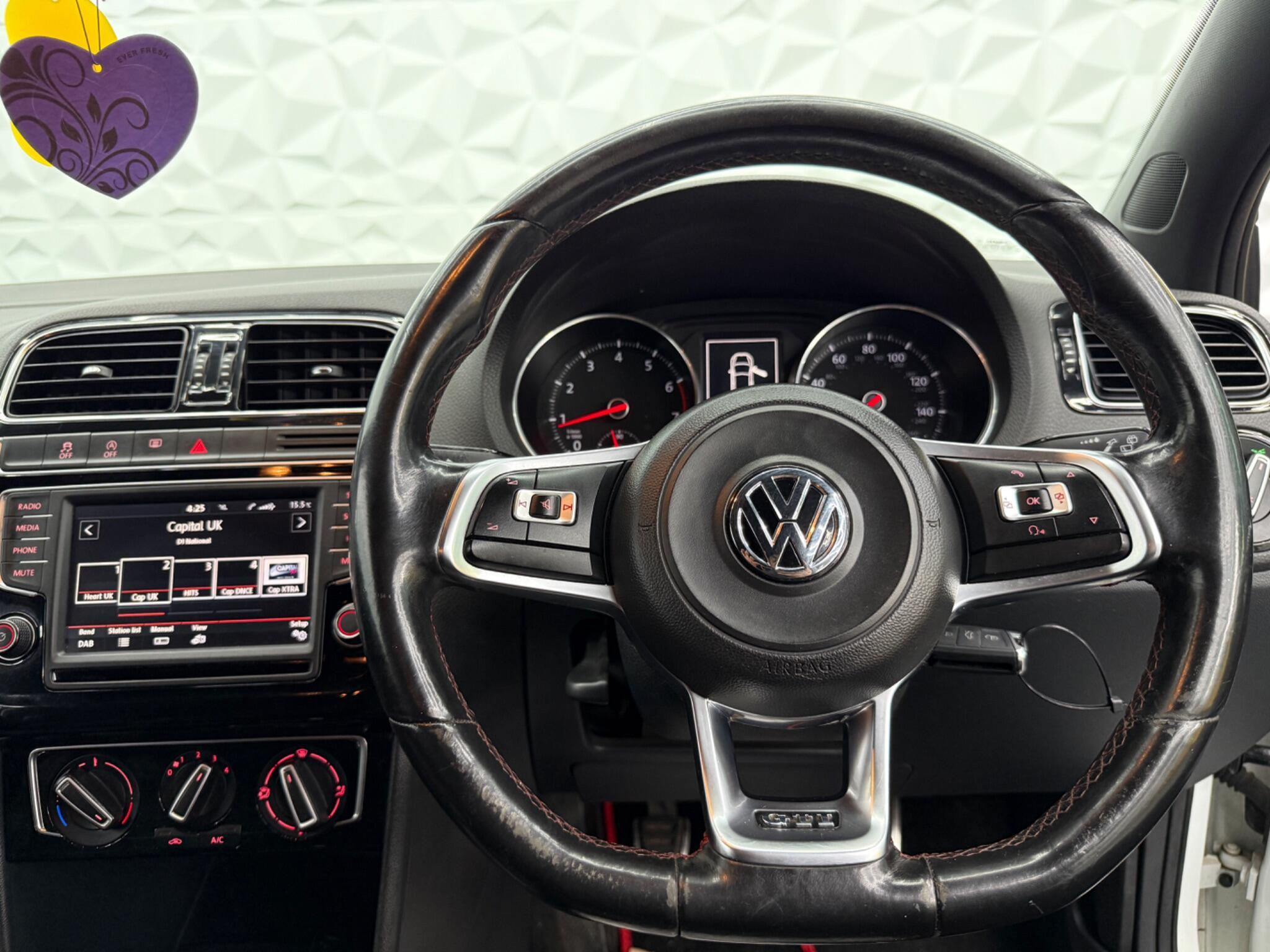 Volkswagen Polo - Image 24