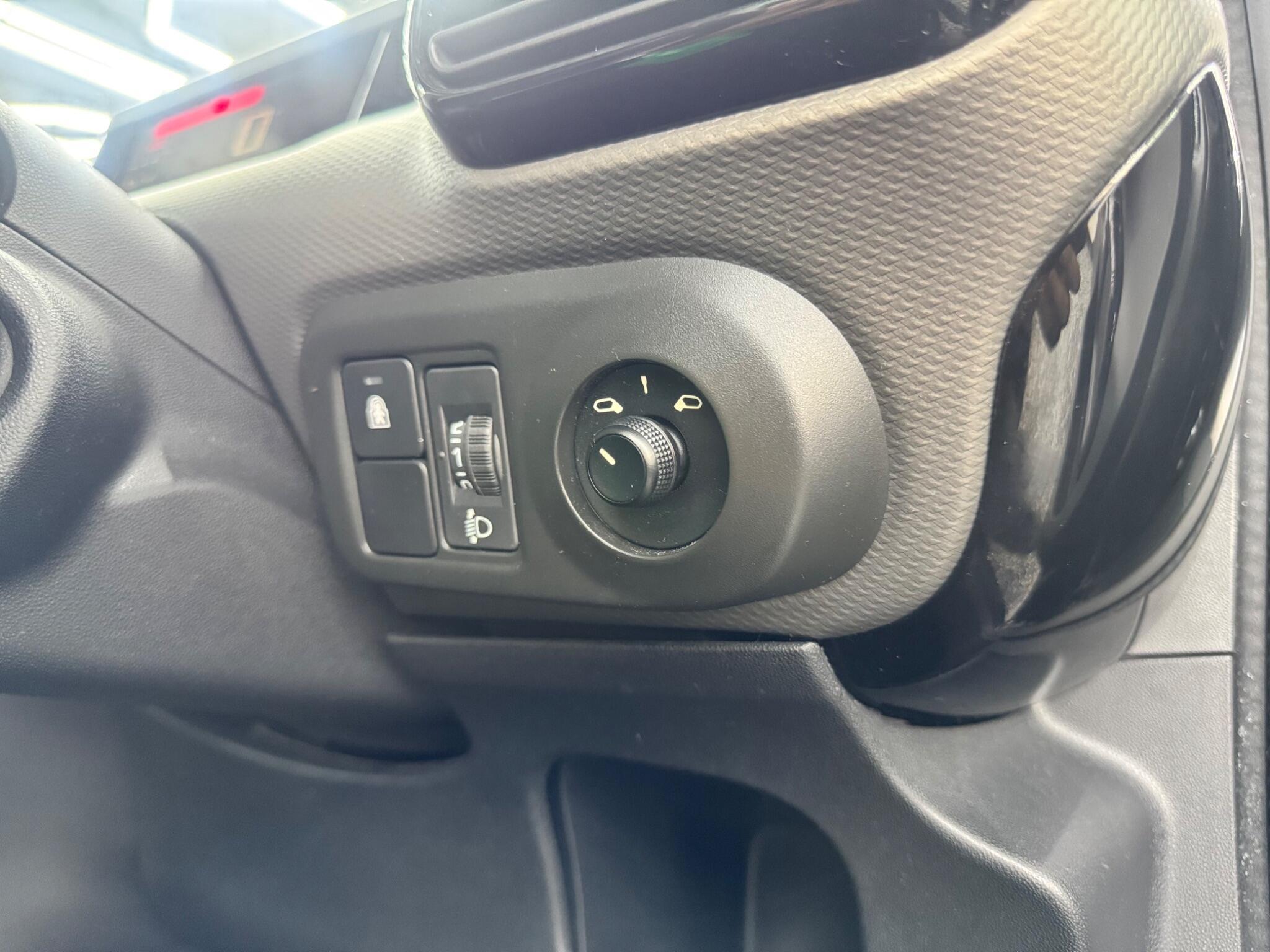 Citroen C4 Cactus - Image 29