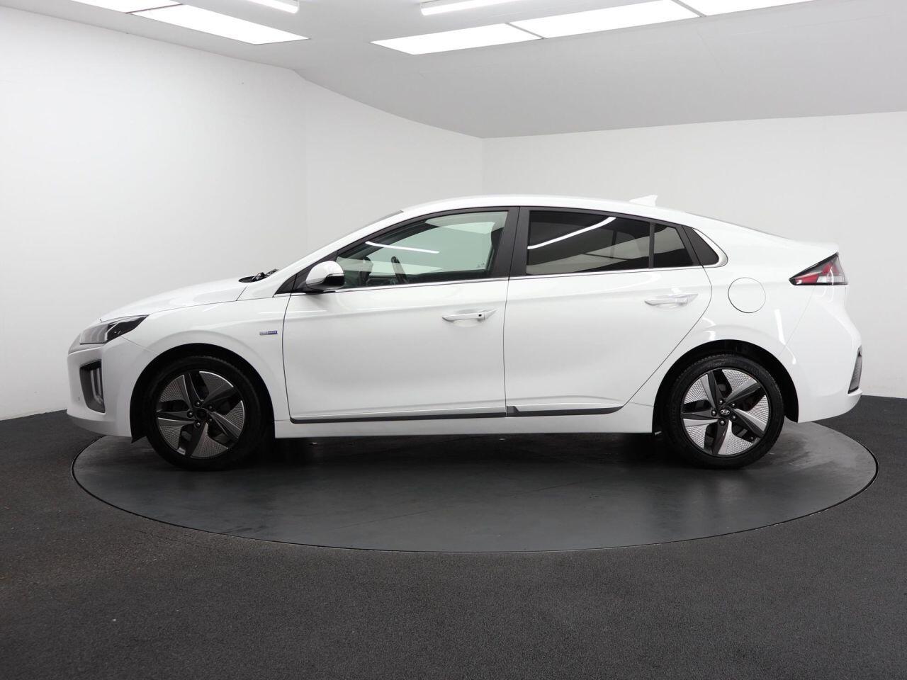 Hyundai Ioniq - Image 8
