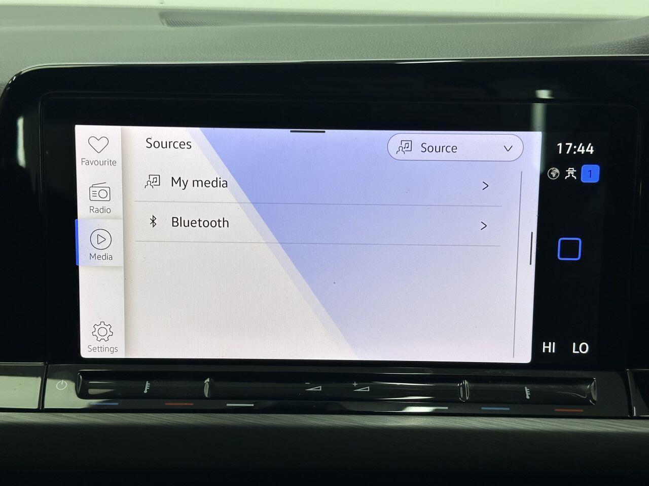 Volkswagen Golf - Image 29