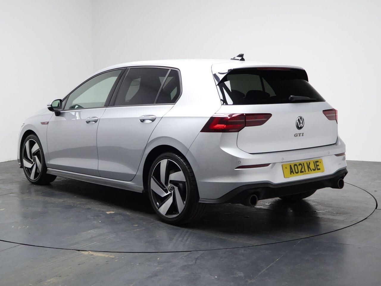 Volkswagen Golf - Image 20