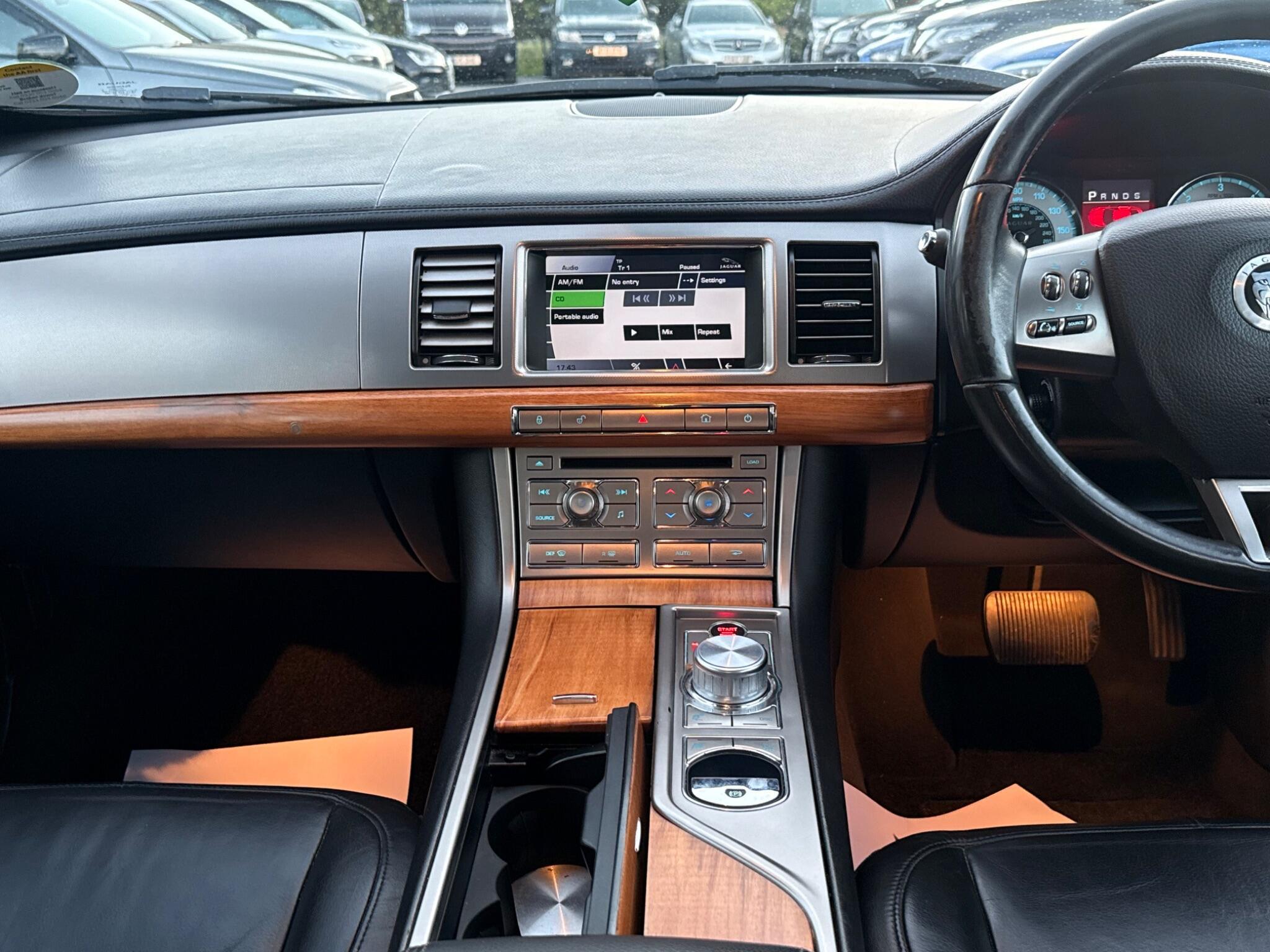 Jaguar XF - Image 41