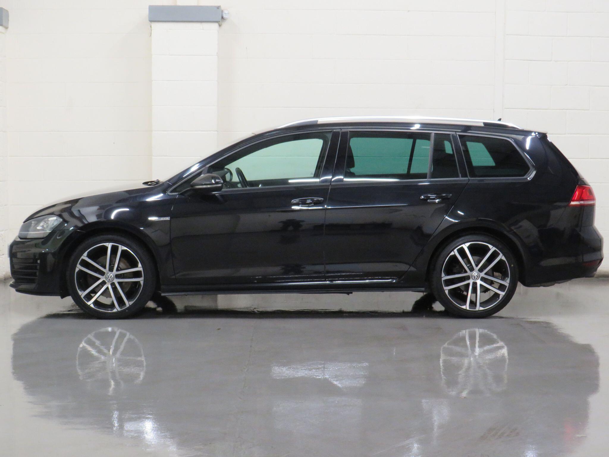 Volkswagen Golf - Image 6