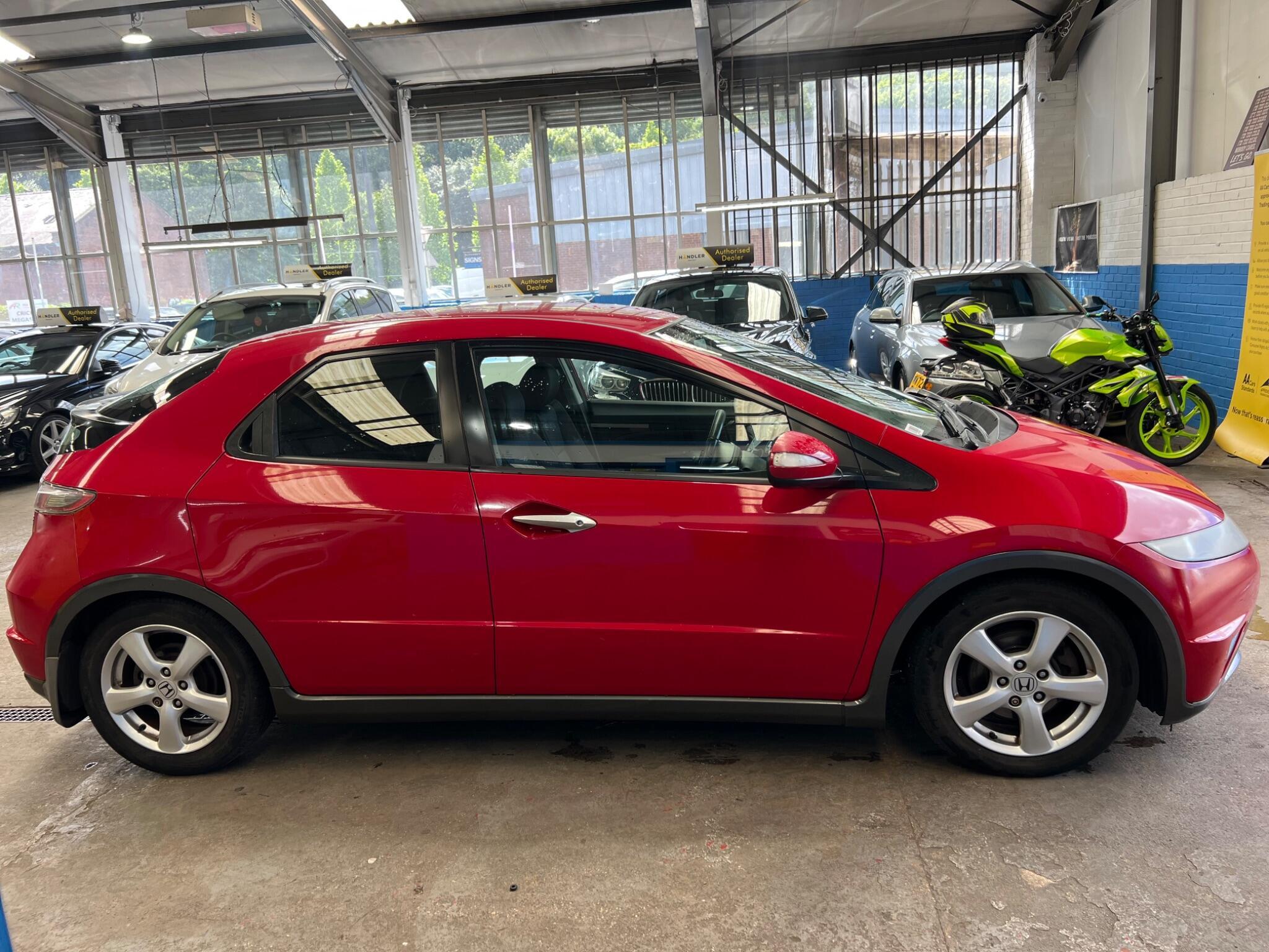 Honda Civic - Image 8