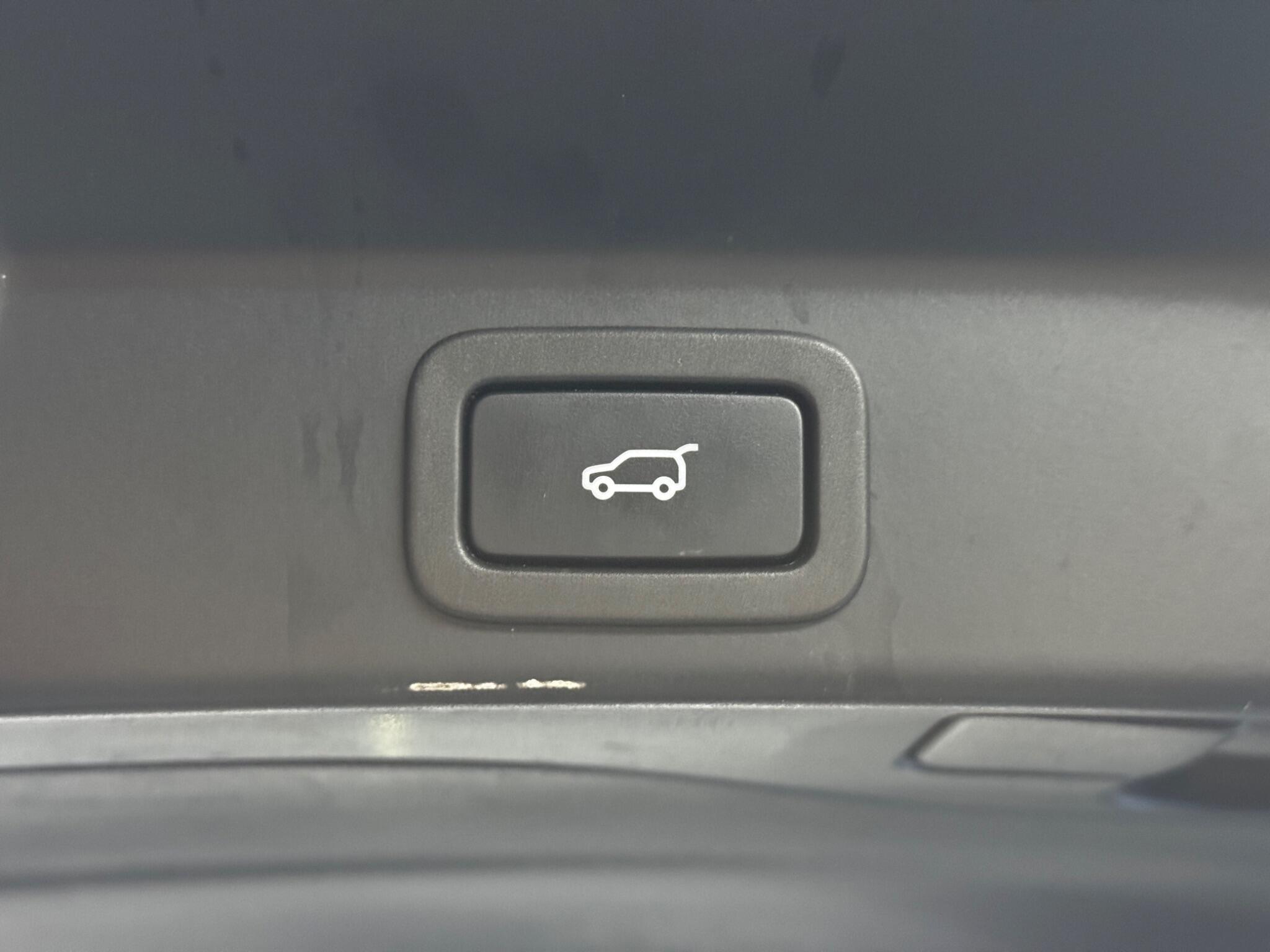 Jaguar F-Pace - Image 40