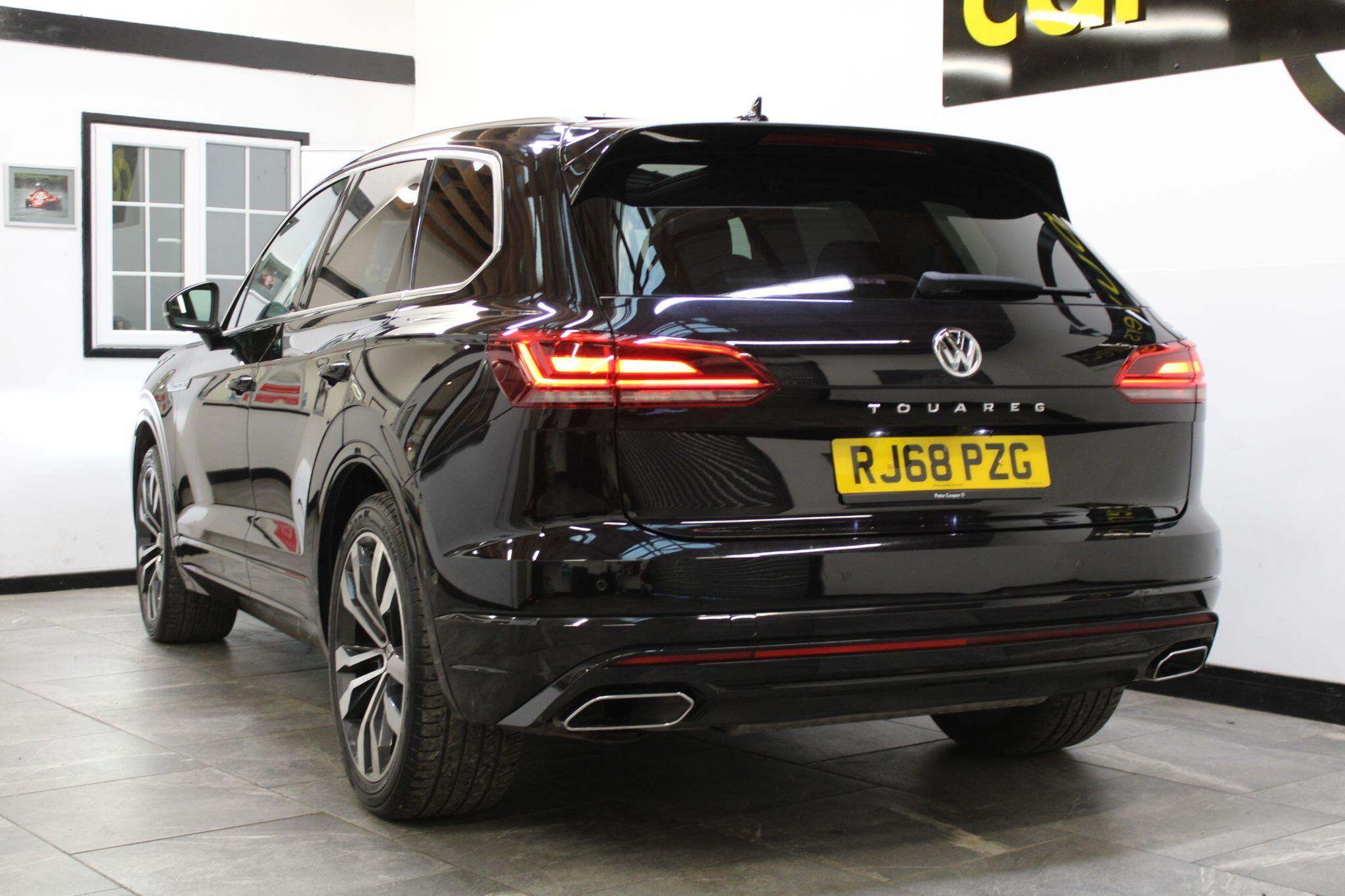 Volkswagen Touareg - Image 19