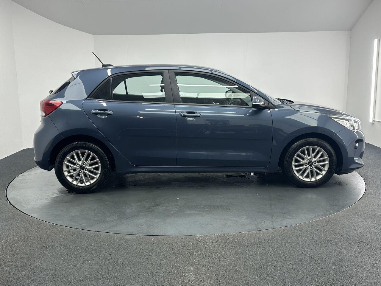 Kia Rio - Image 11