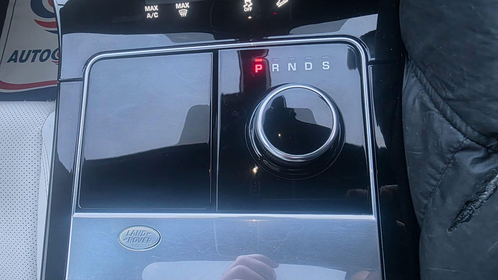 Land Rover Range Rover Velar - Image 56