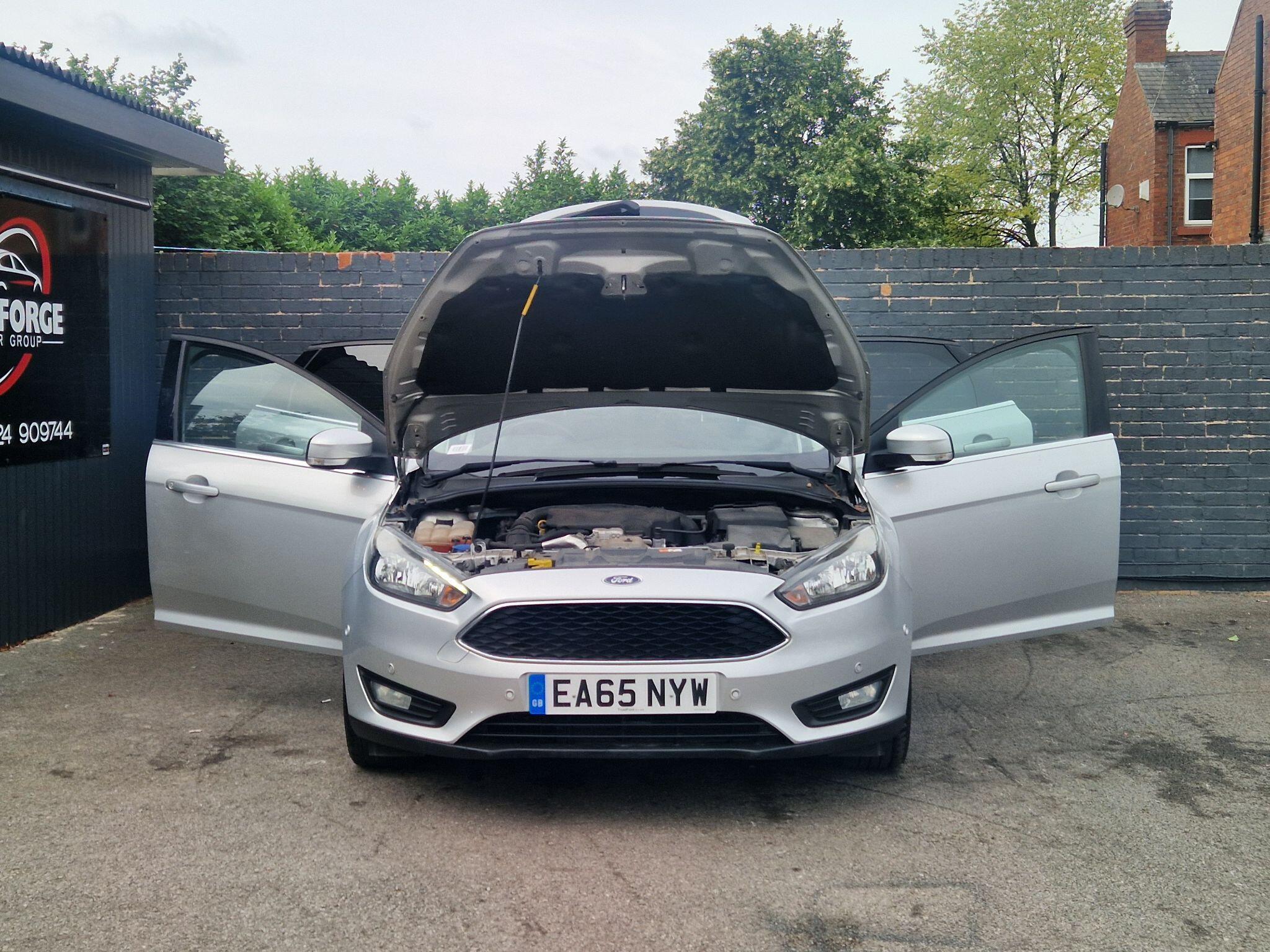 Ford Focus - Image 13
