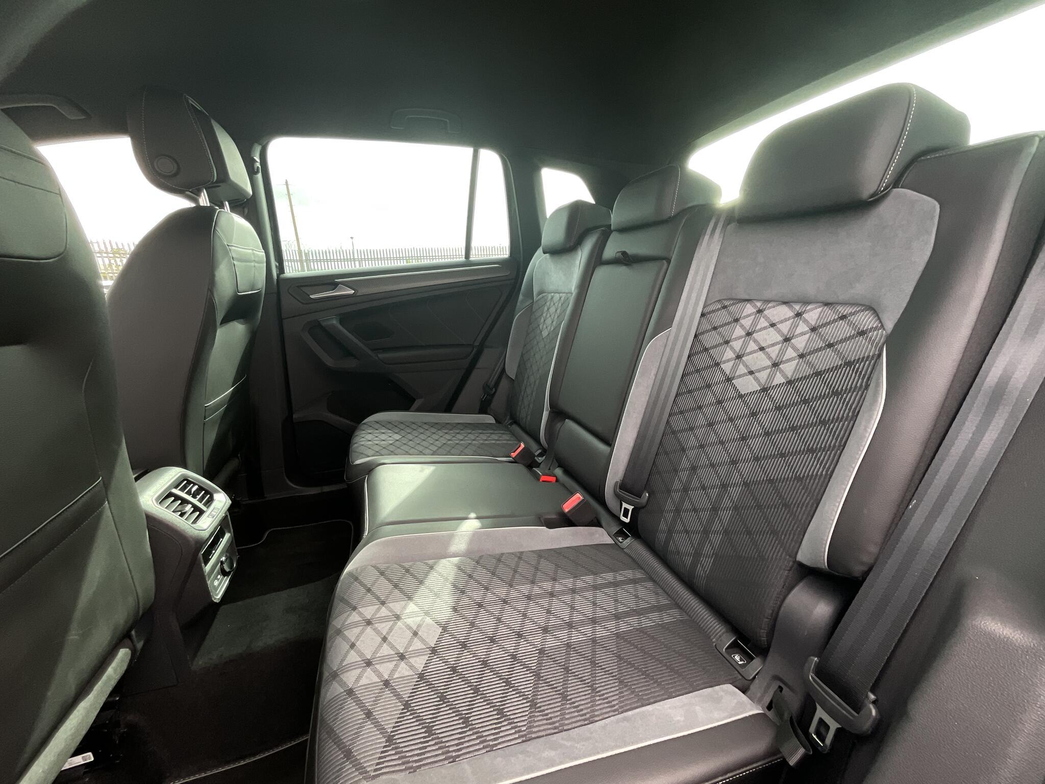 Volkswagen Tiguan - Image 11