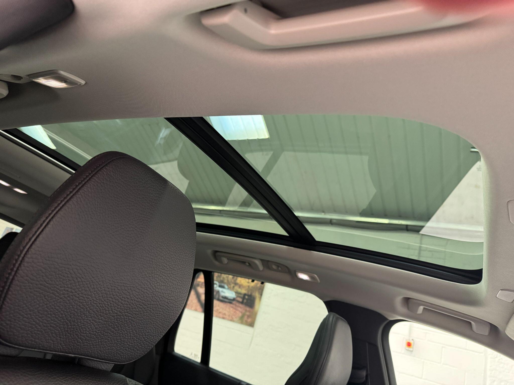 Volvo XC90 - Image 22