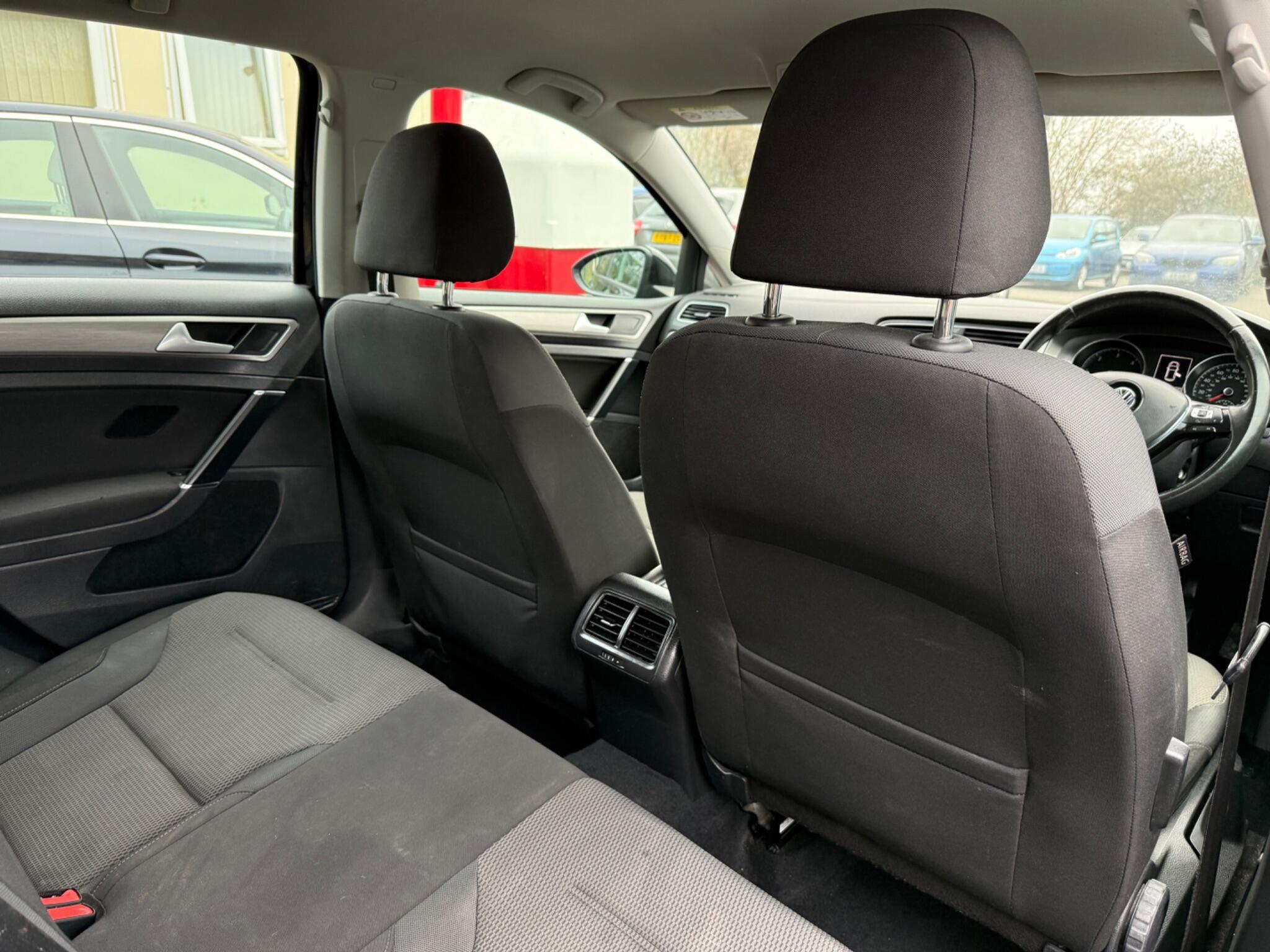 Volkswagen Golf - Image 39