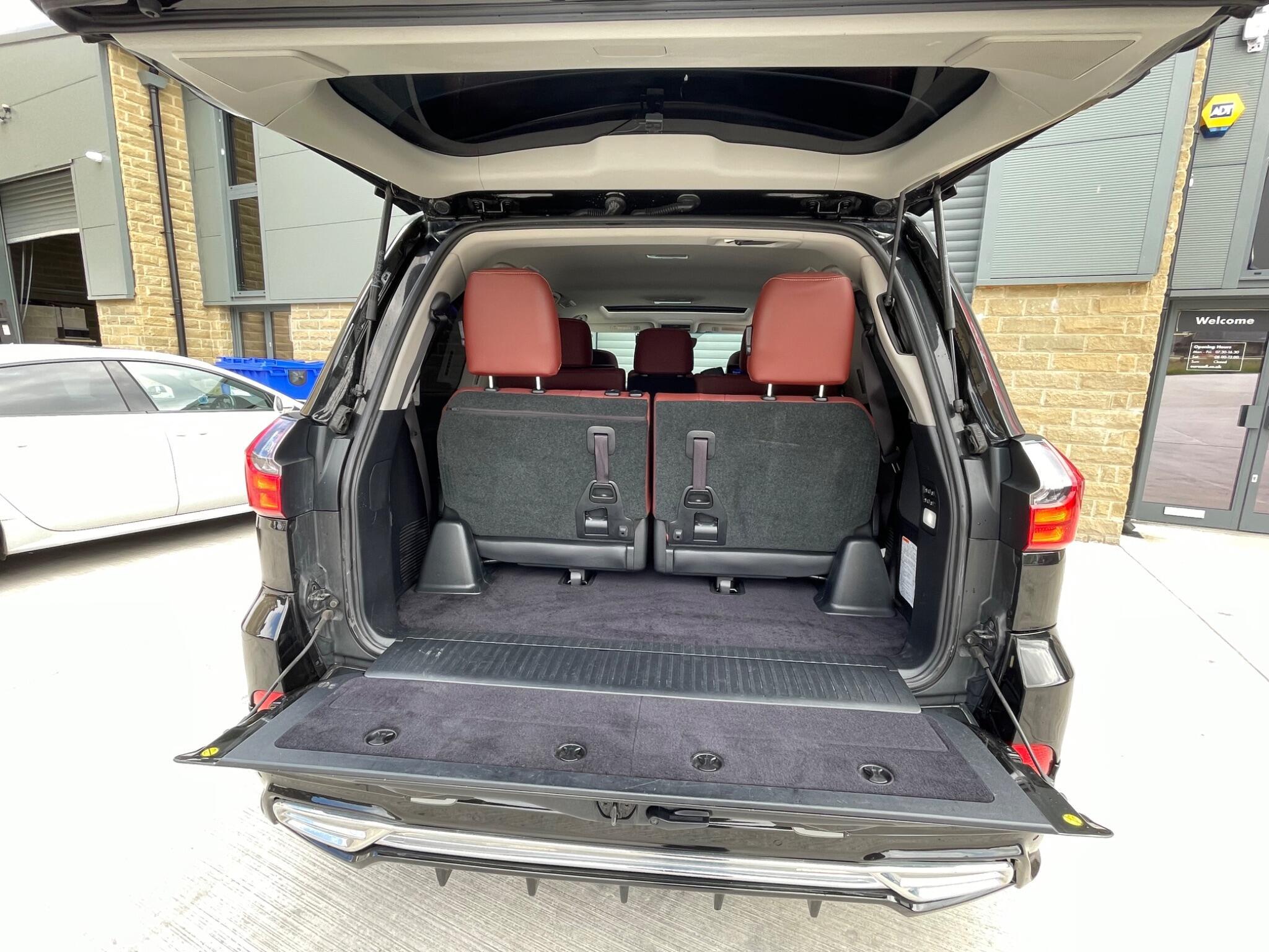 Lexus LX - Image 18