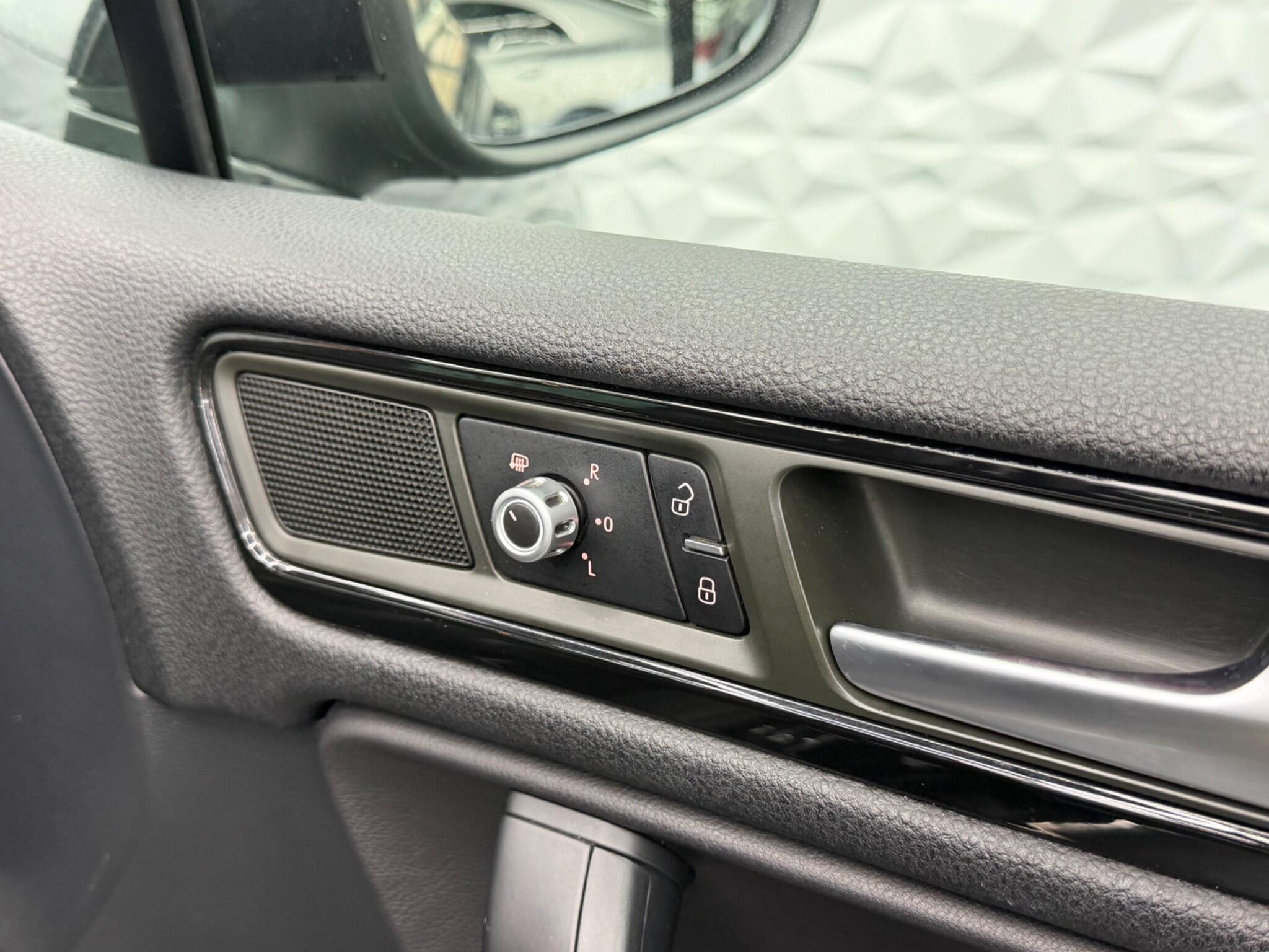 Volkswagen Touareg - Image 10