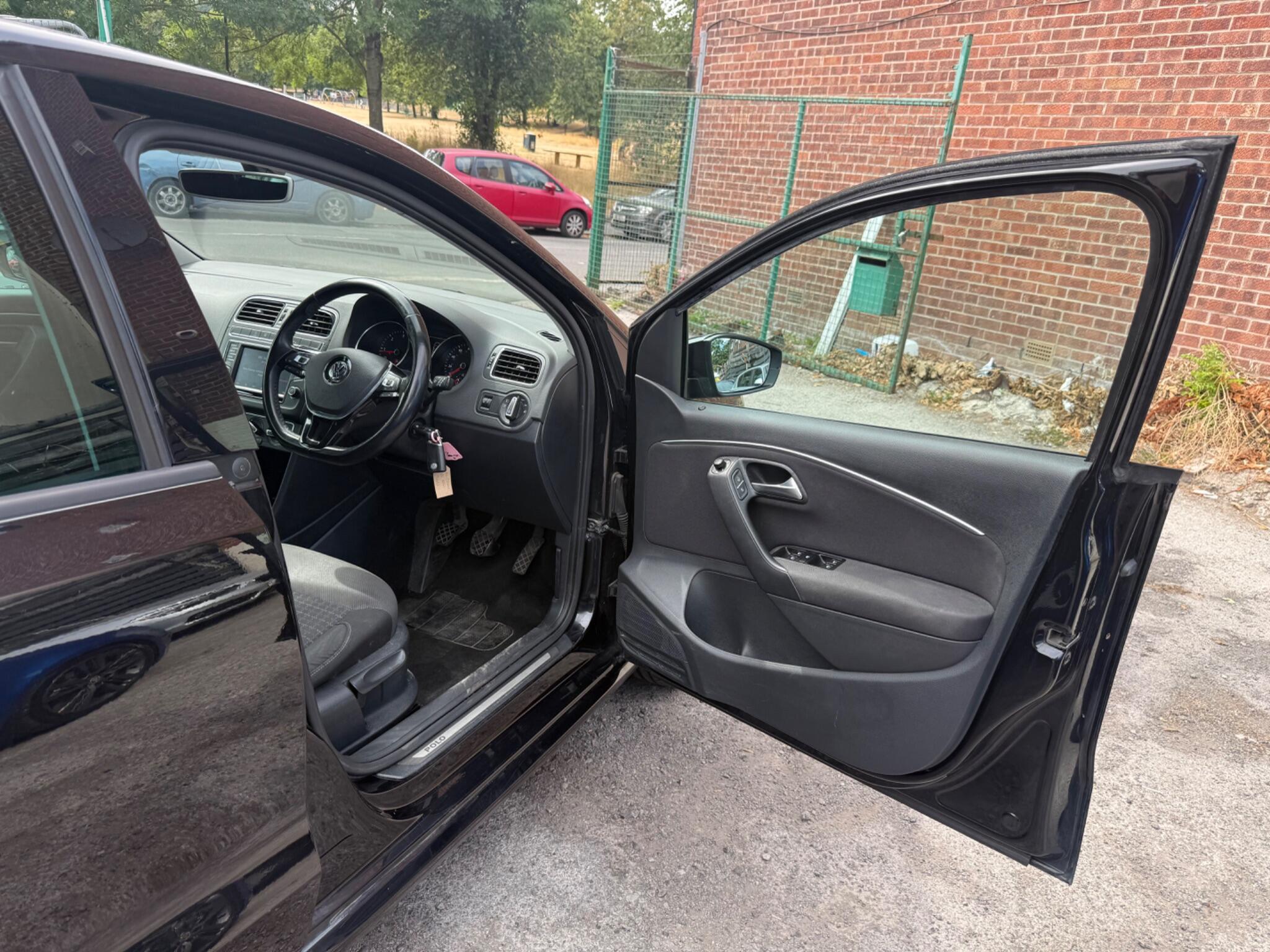 Volkswagen Polo - Image 17