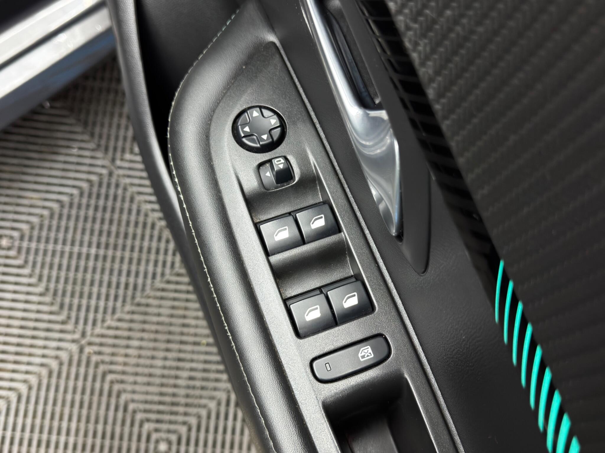 Peugeot 208 - Image 38