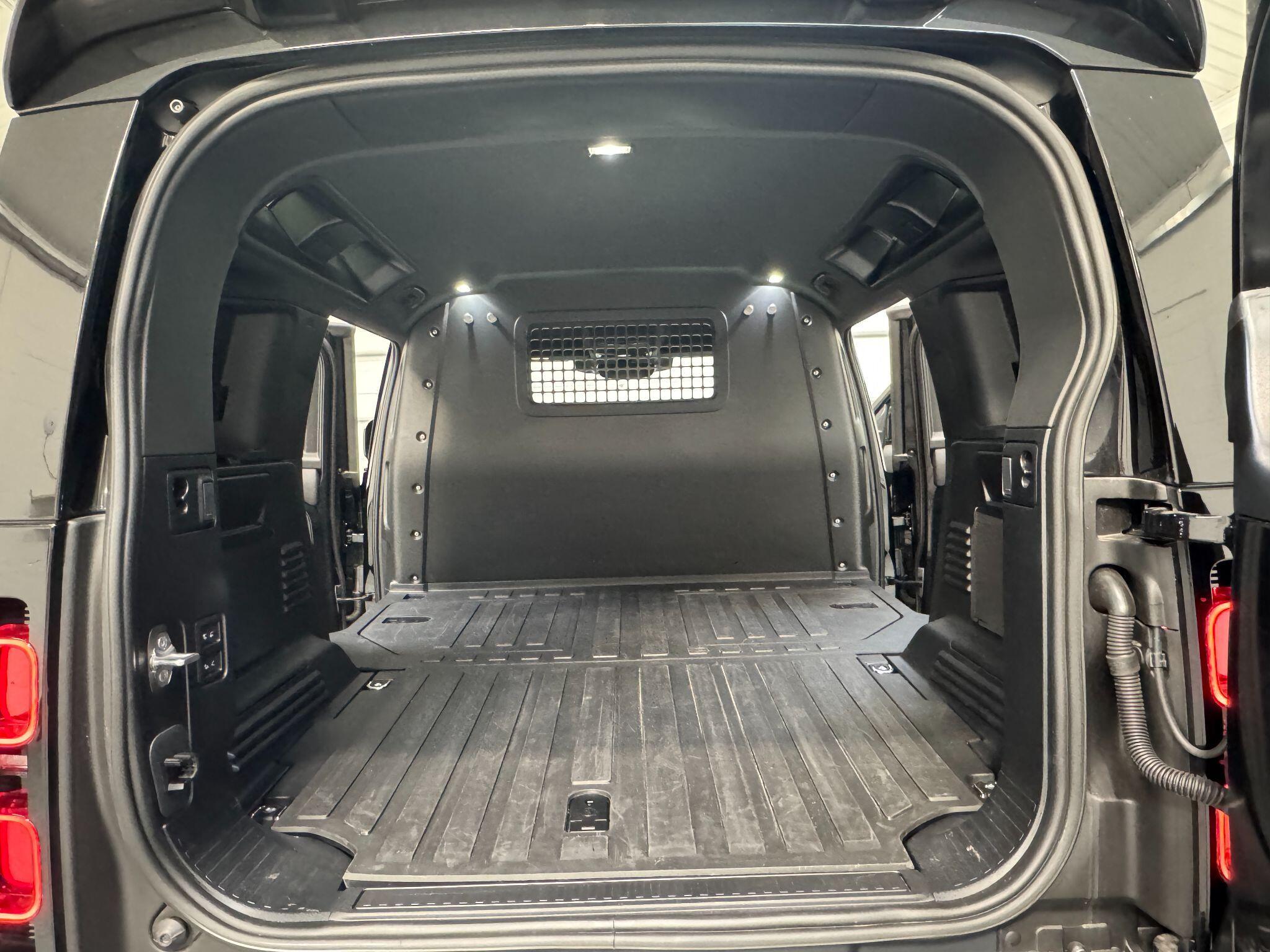 Land Rover Defender 110 - Image 23