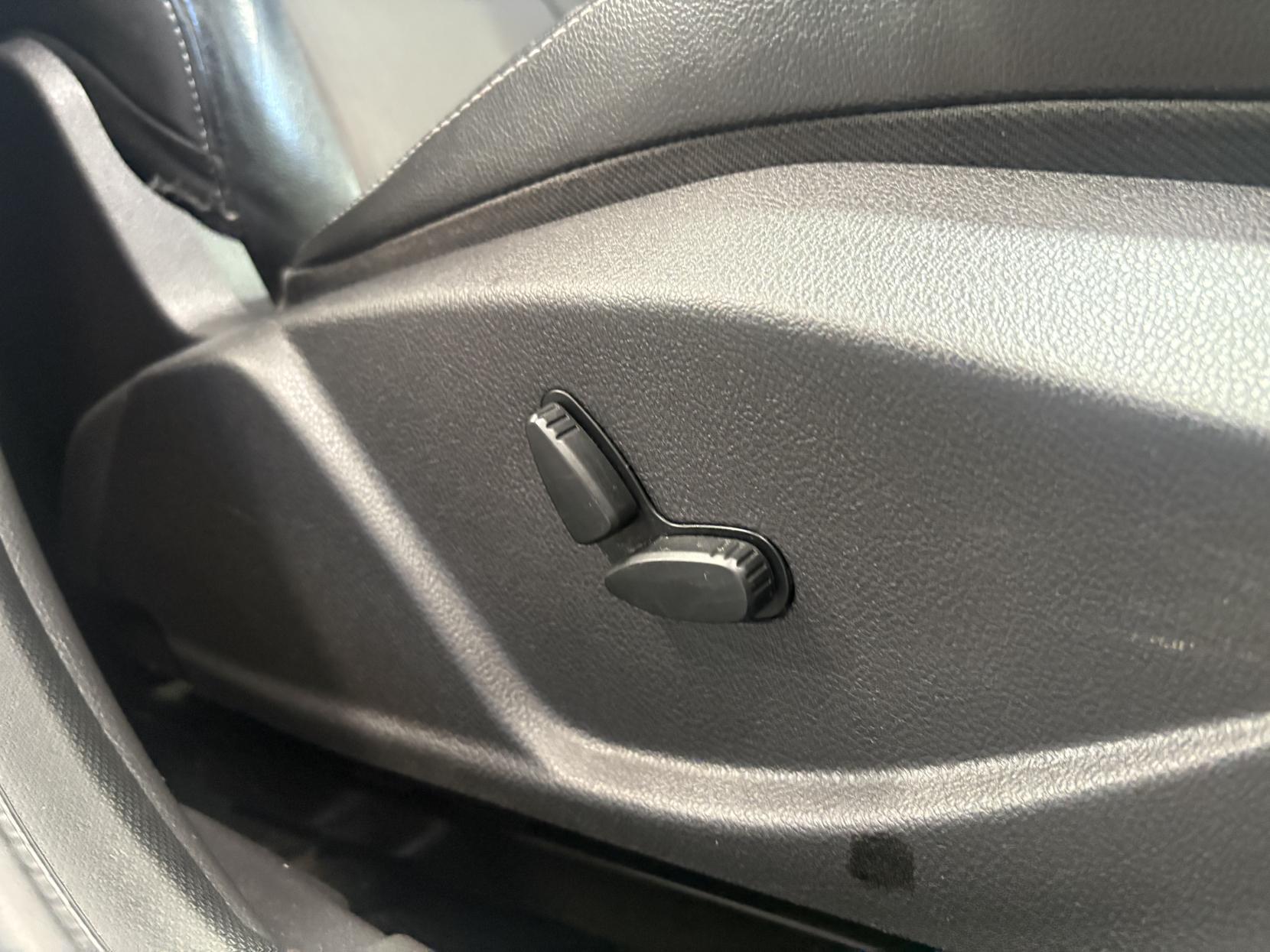 Ford Focus - Image 18