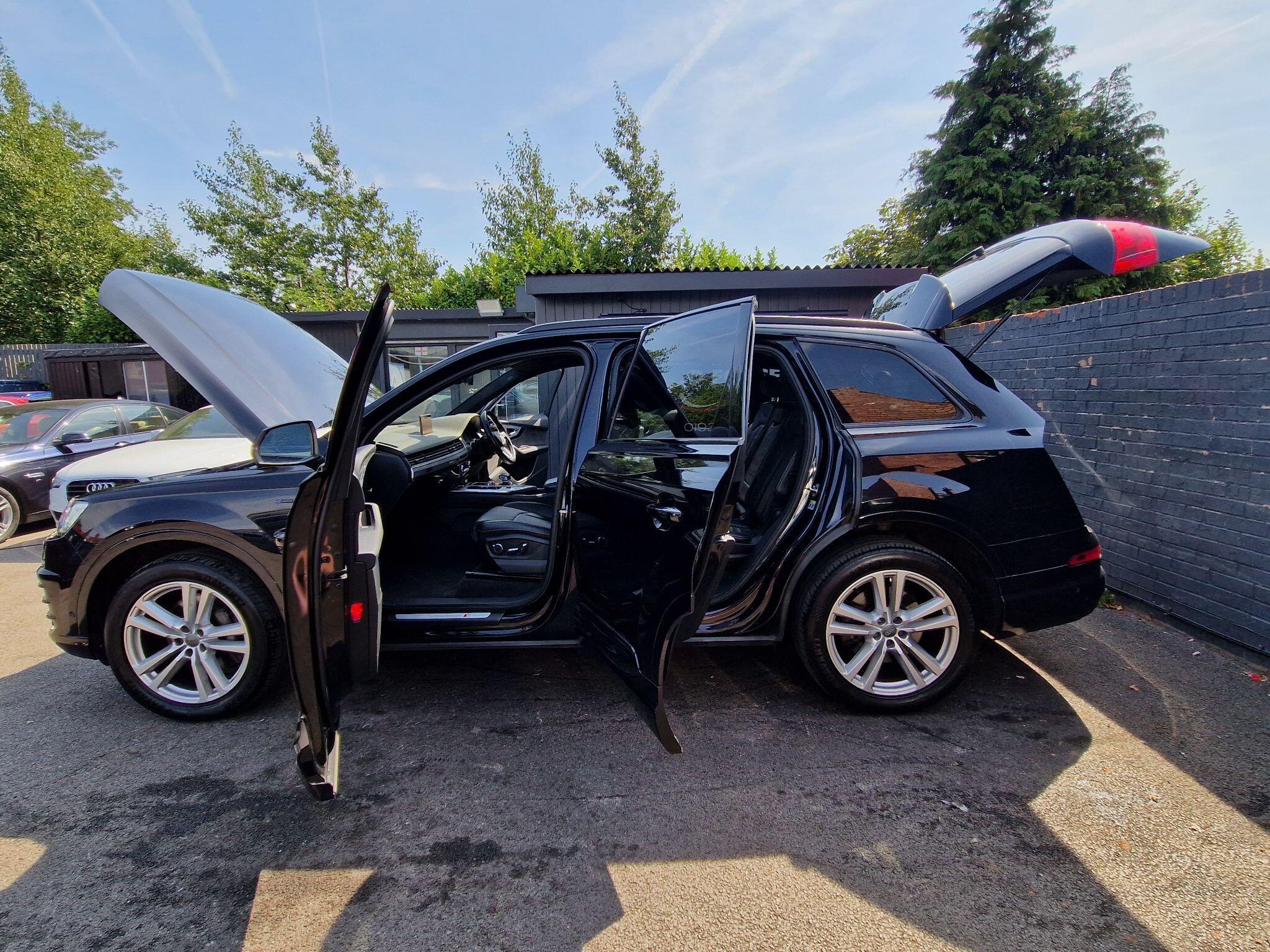 Audi Q7 - Image 15