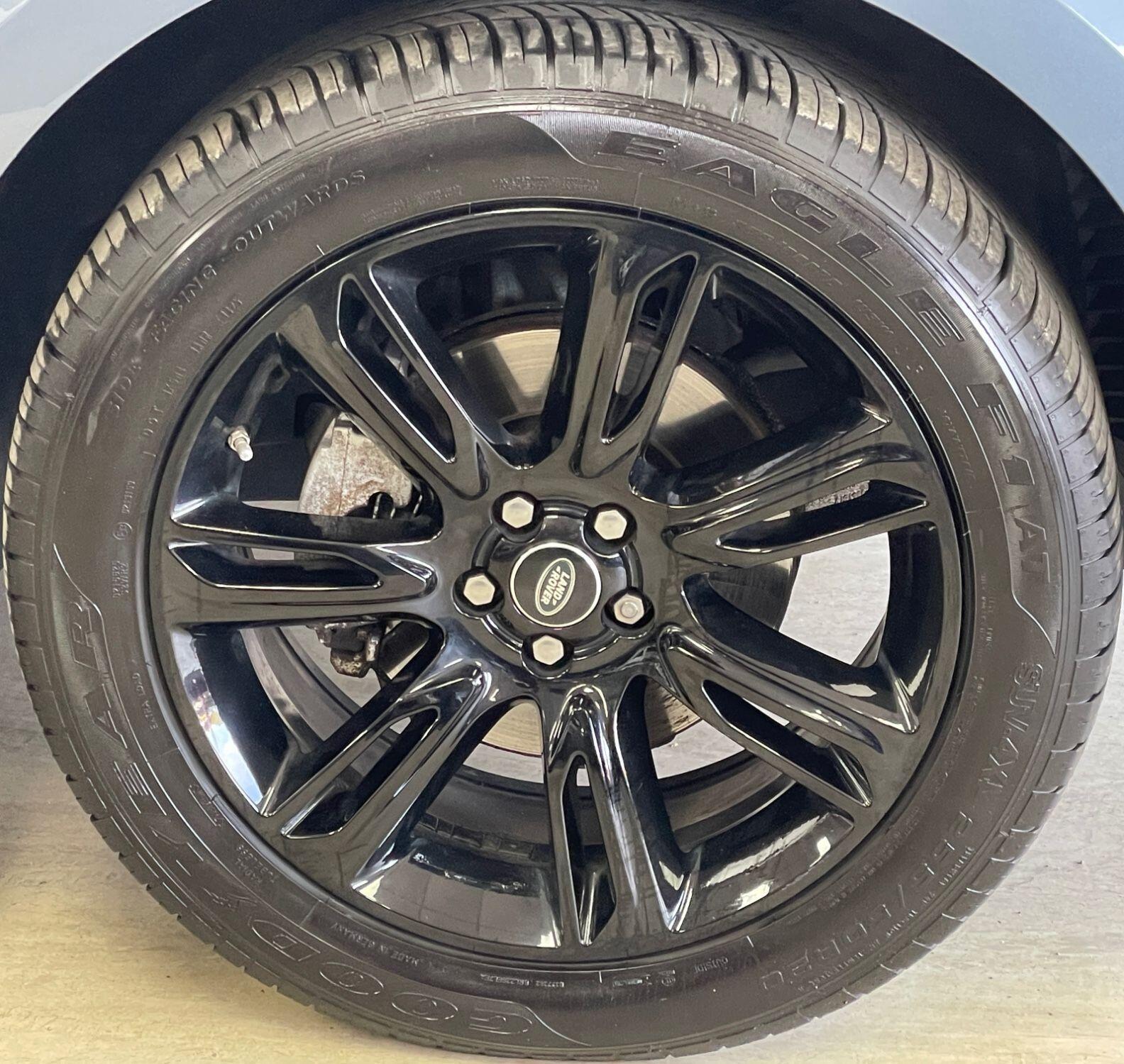 Land Rover Range Rover Velar - Image 15