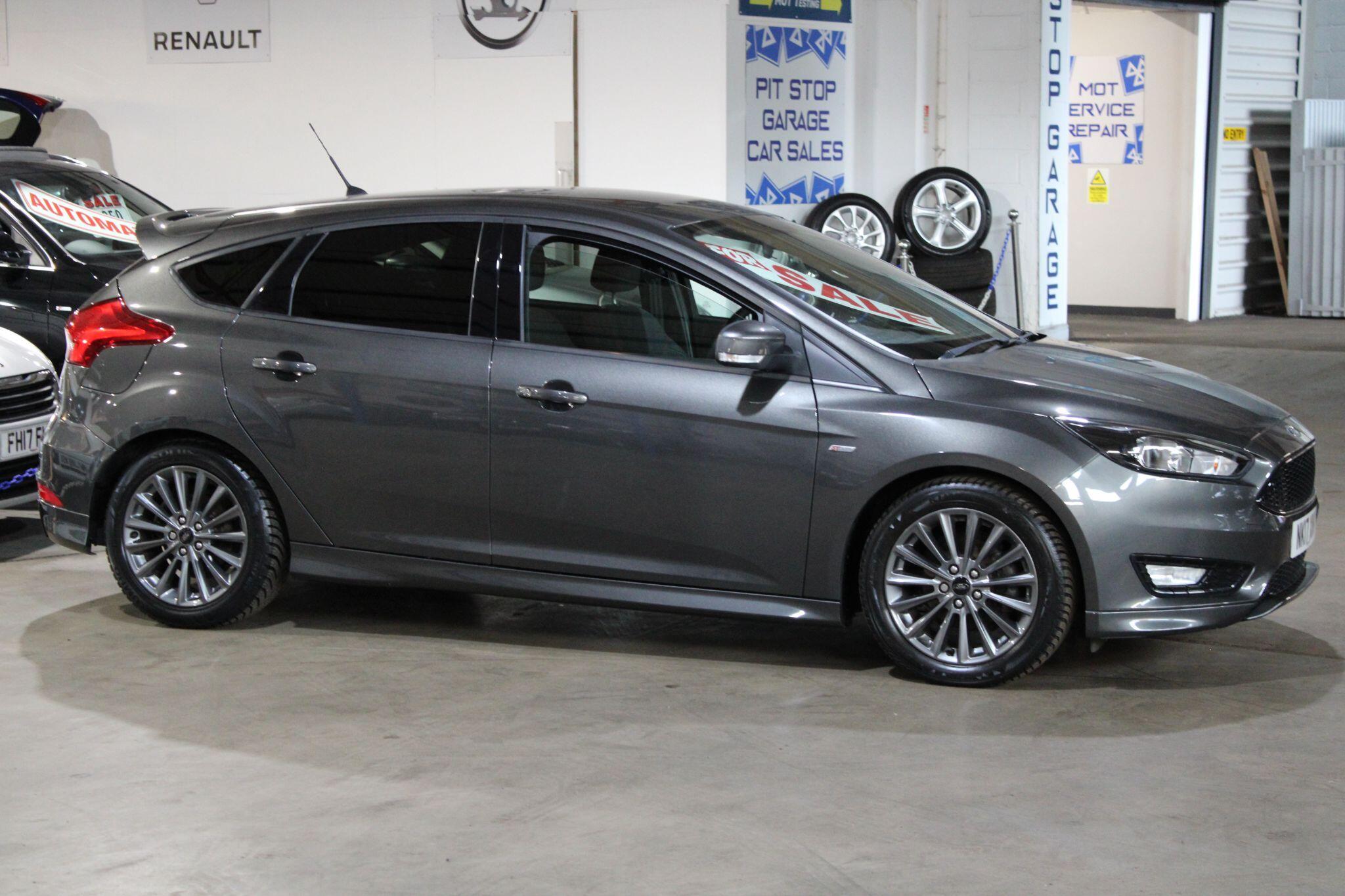 Ford Focus - Image 16