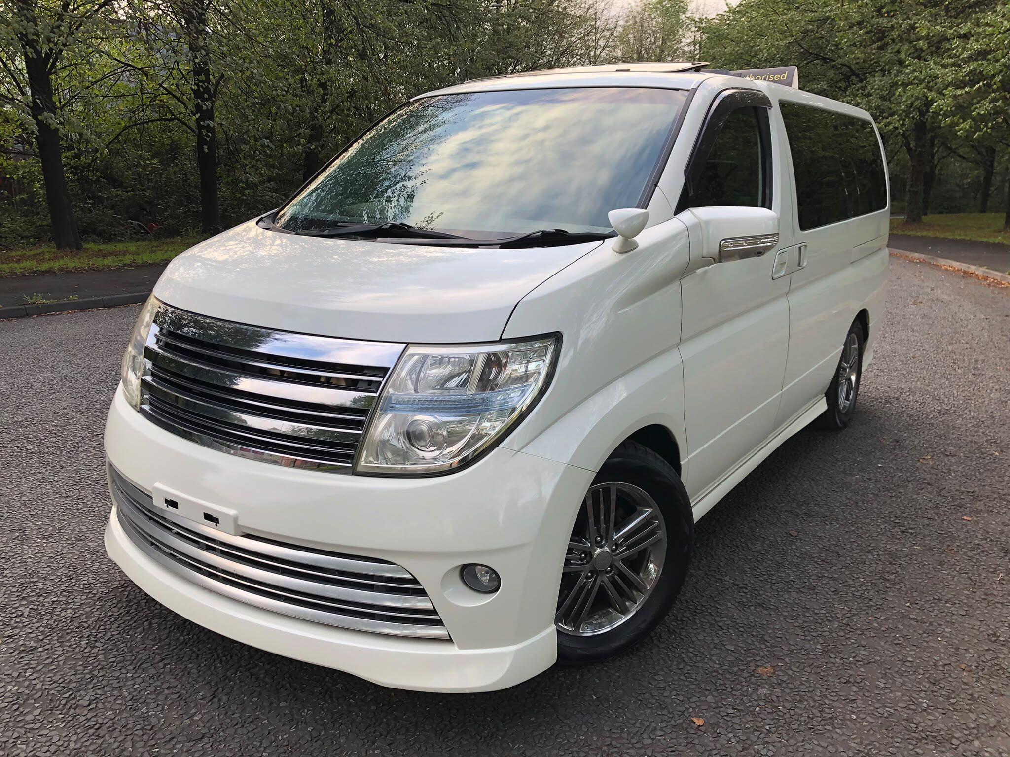Nissan Elgrand - Image 11