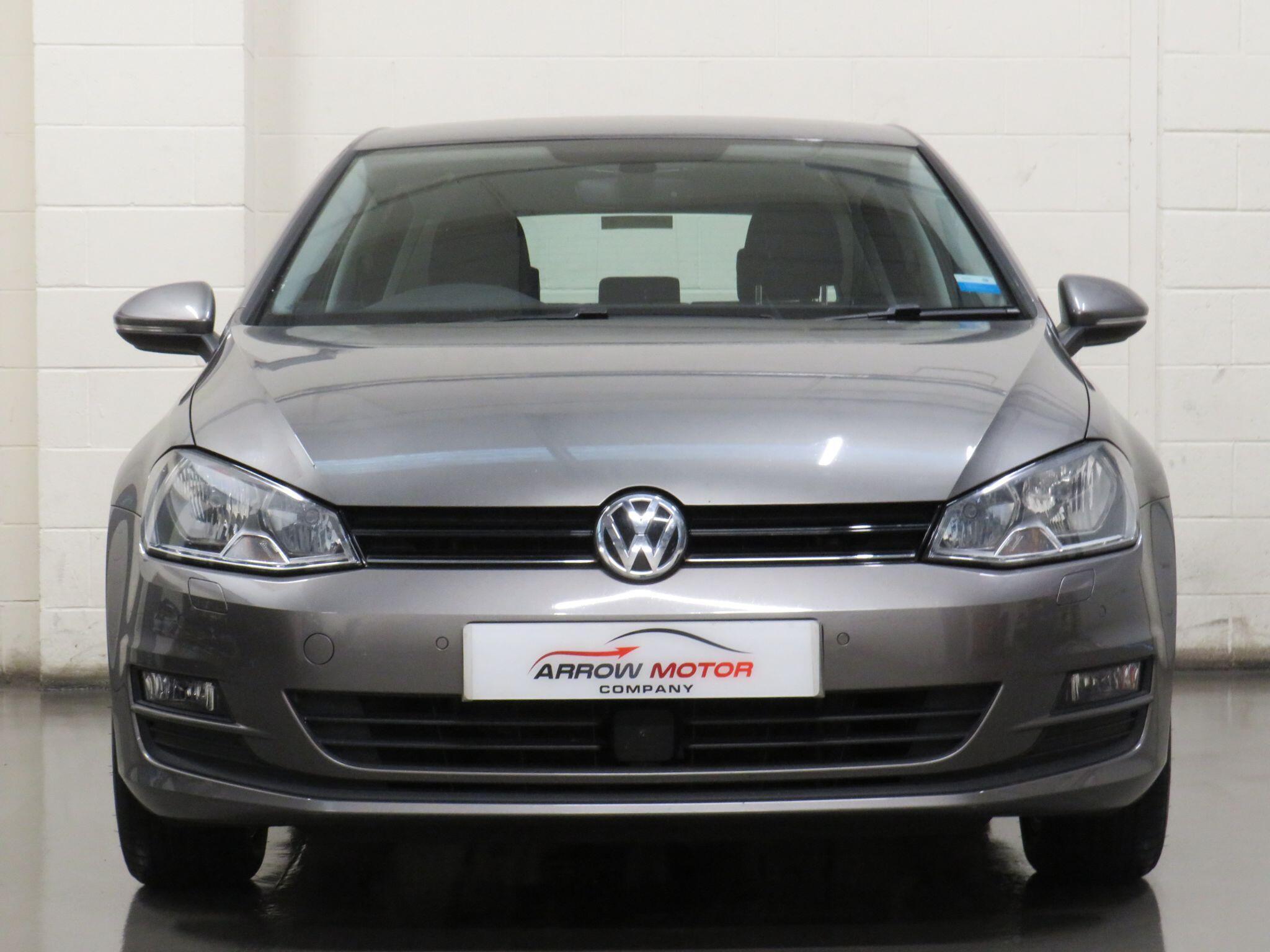 Volkswagen Golf - Image 9